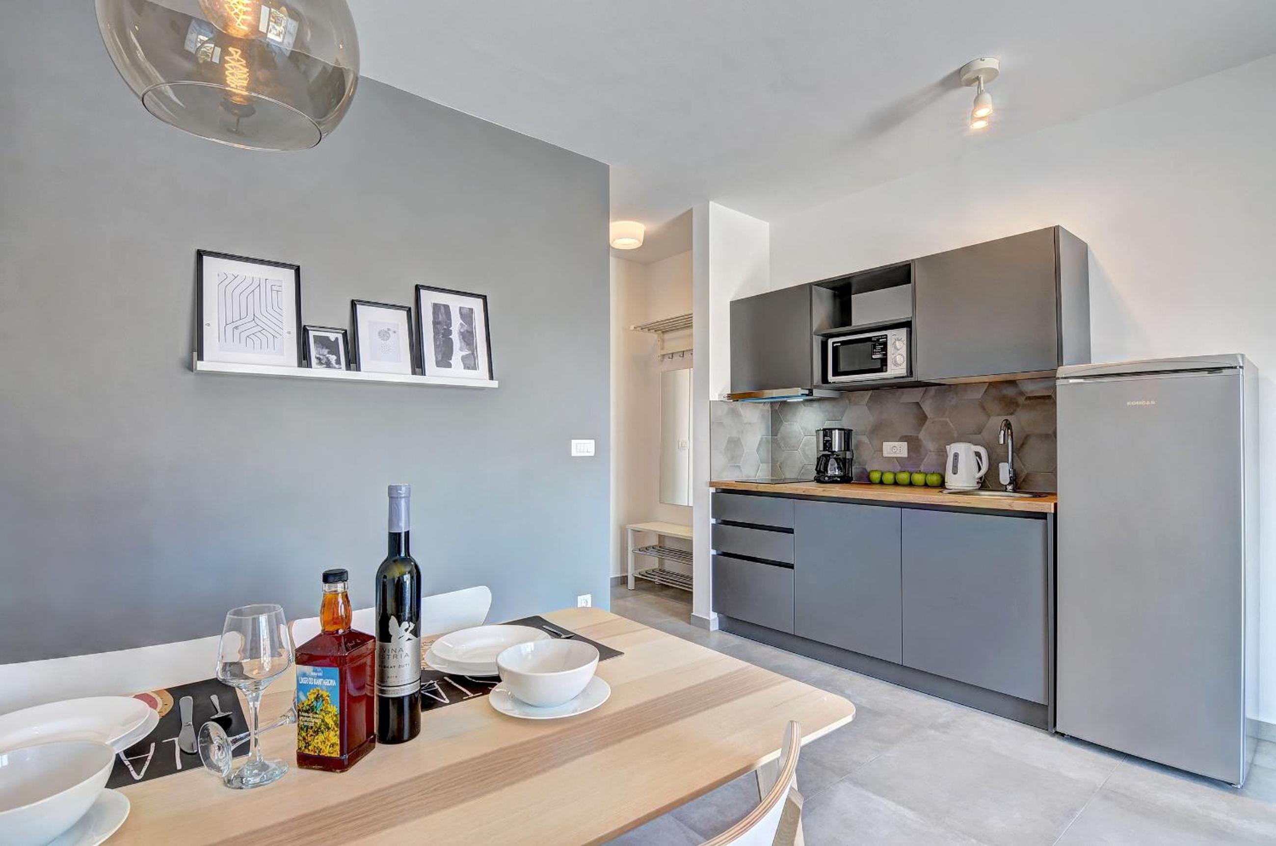 One-Bedroom Apartment