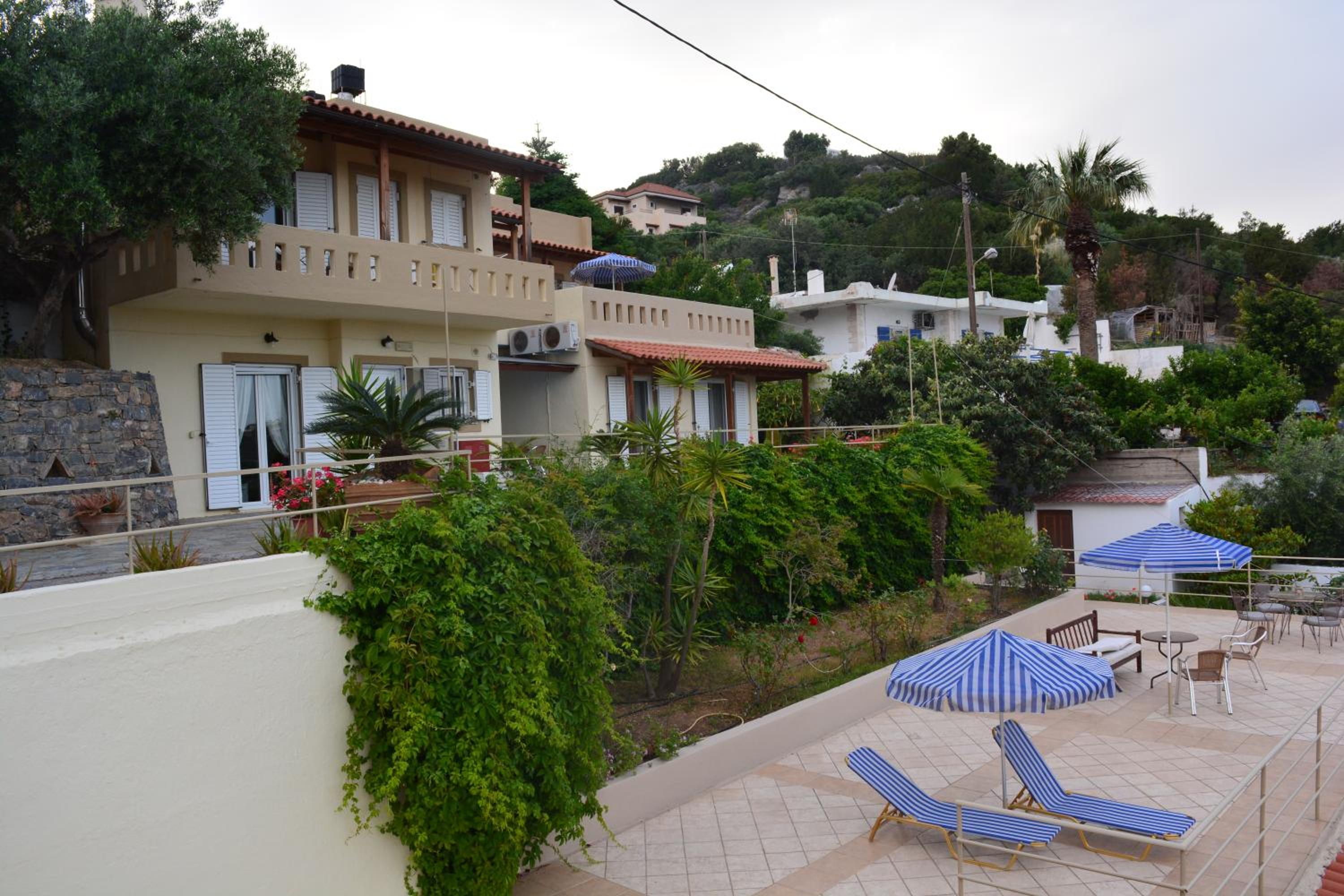Apartment with Balcony photo 2