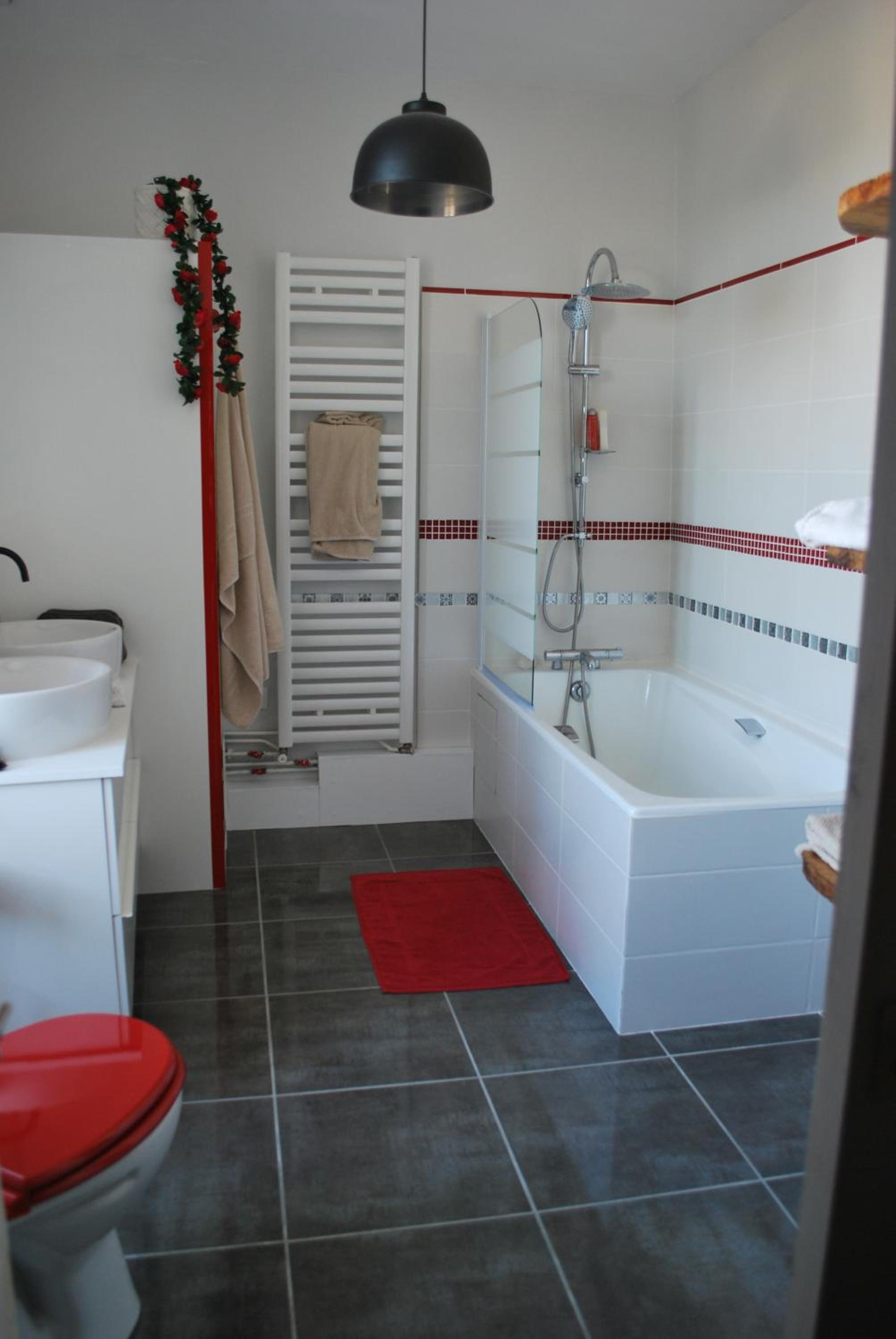 Double Room with Private Bathroom - Photo 1