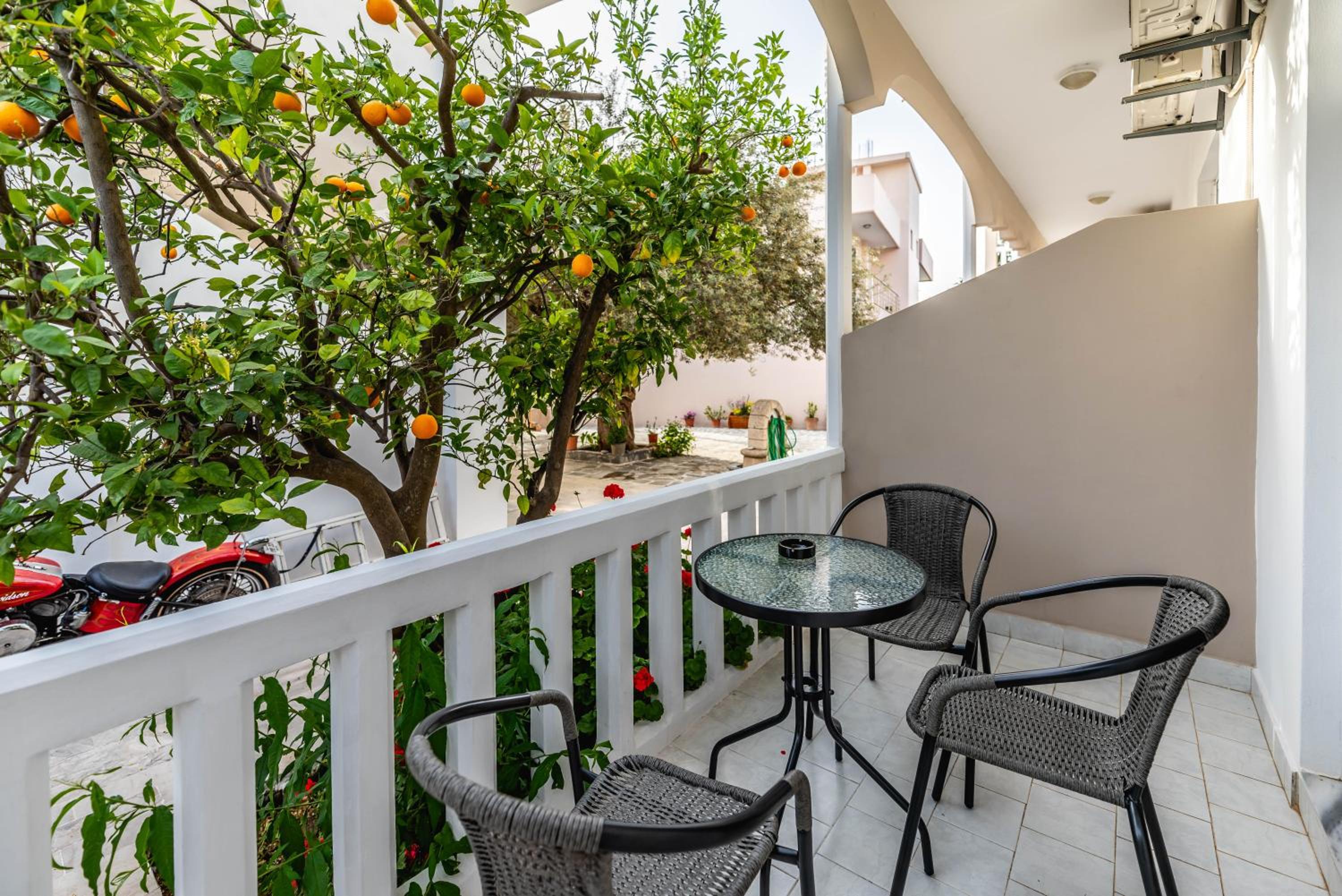 Triple Room with Garden View