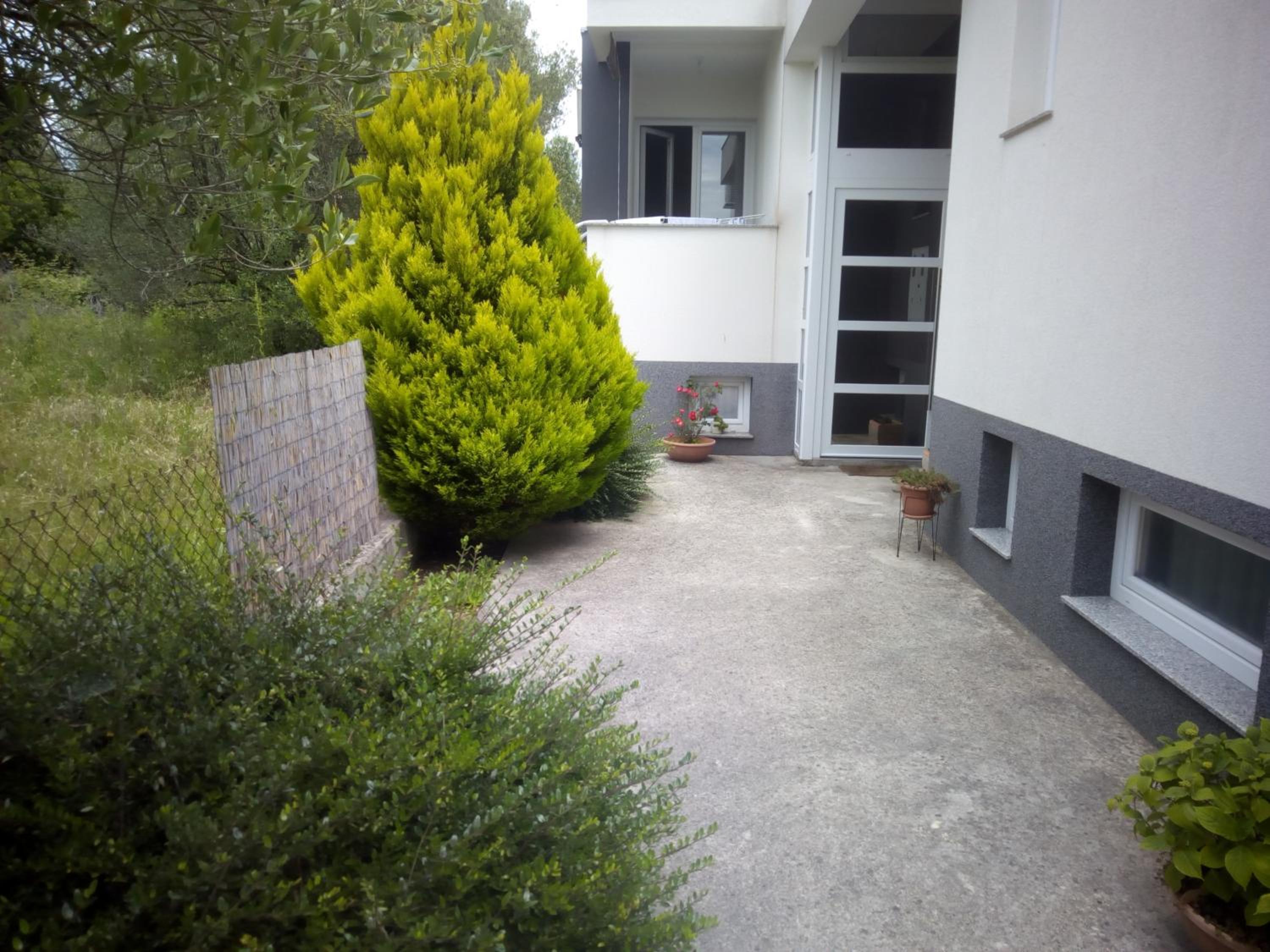 Apartment with Balcony - Photo 23
