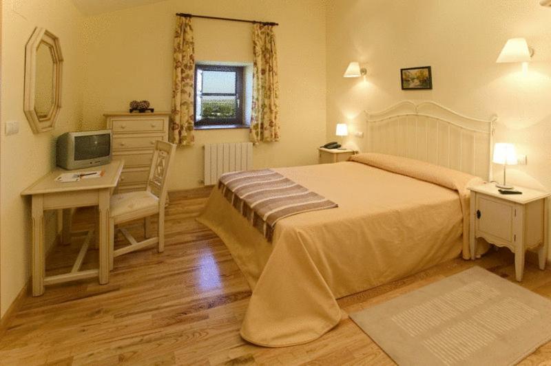 Double or Twin Room (2 Adults + 1 Child)
