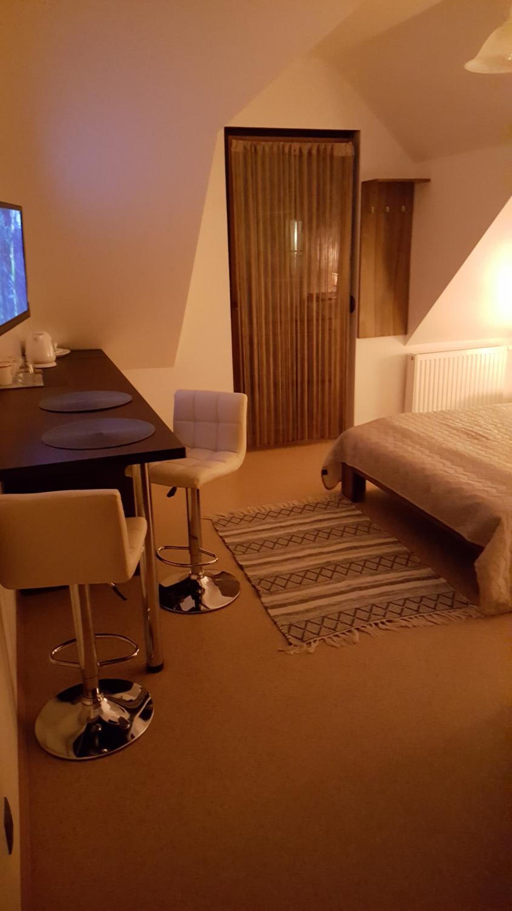 Double room with Private Bathroom and Balcony