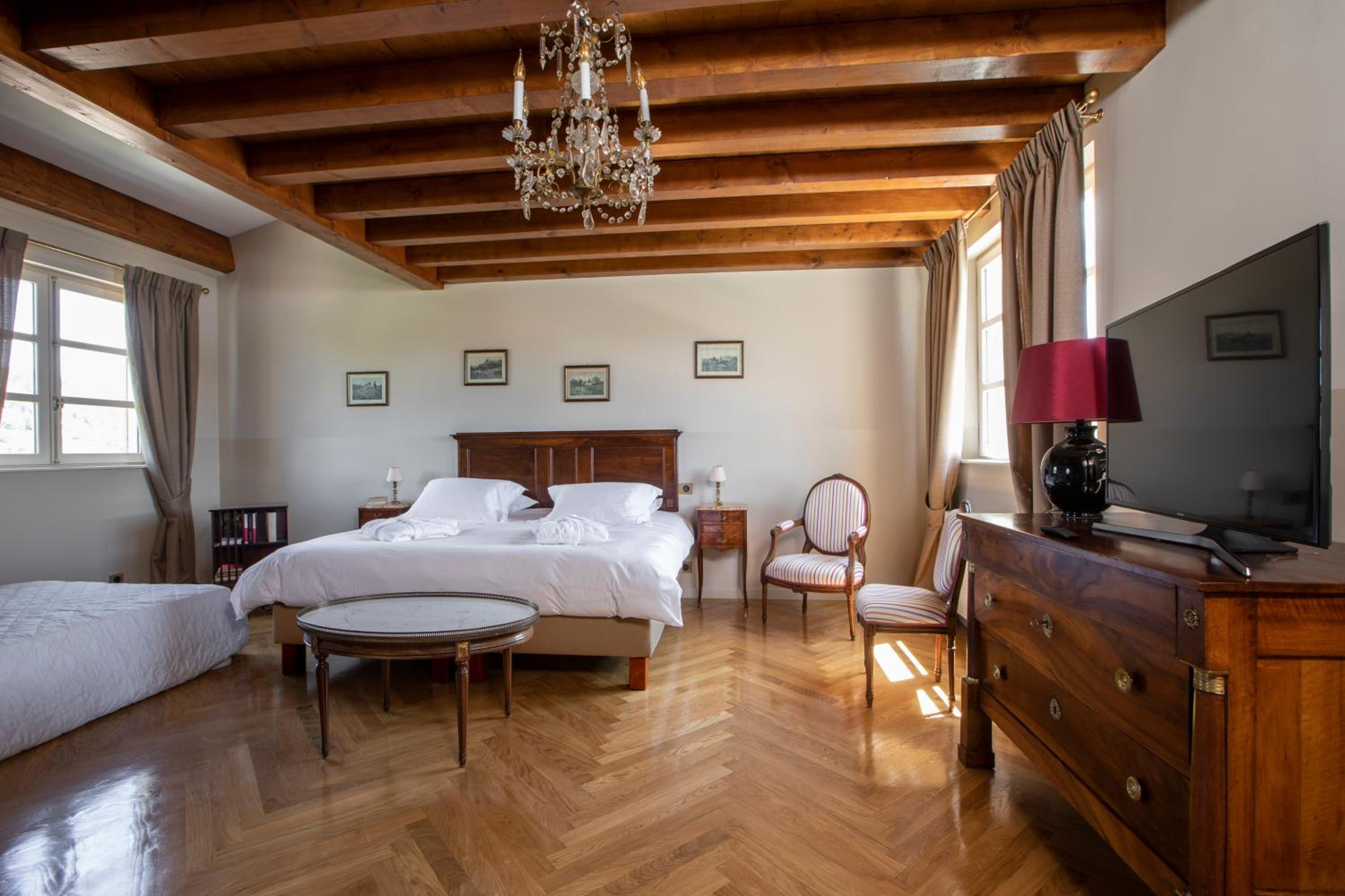 Triple Room with Pool View - Photo 1
