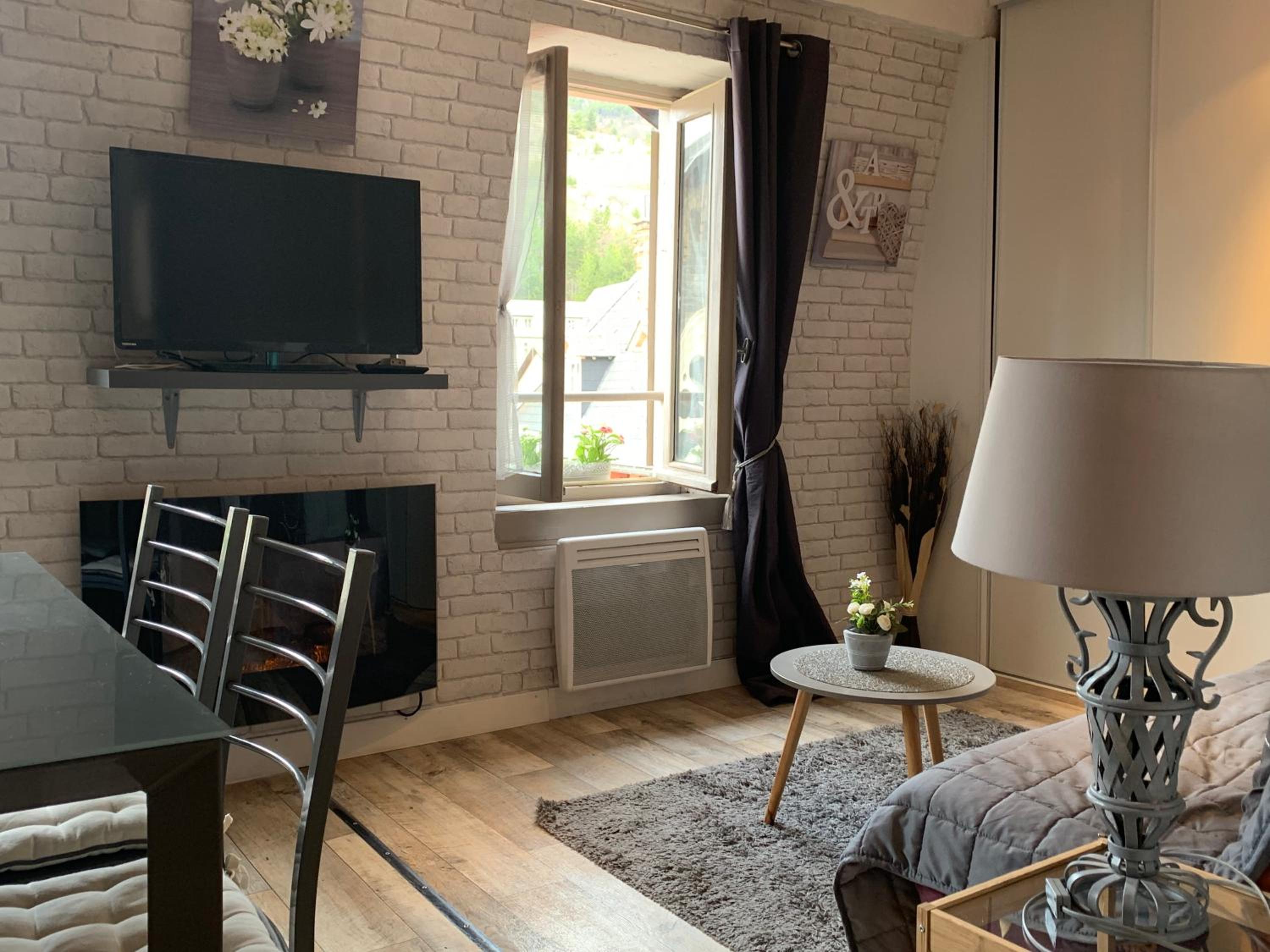 Apartment photo 1
