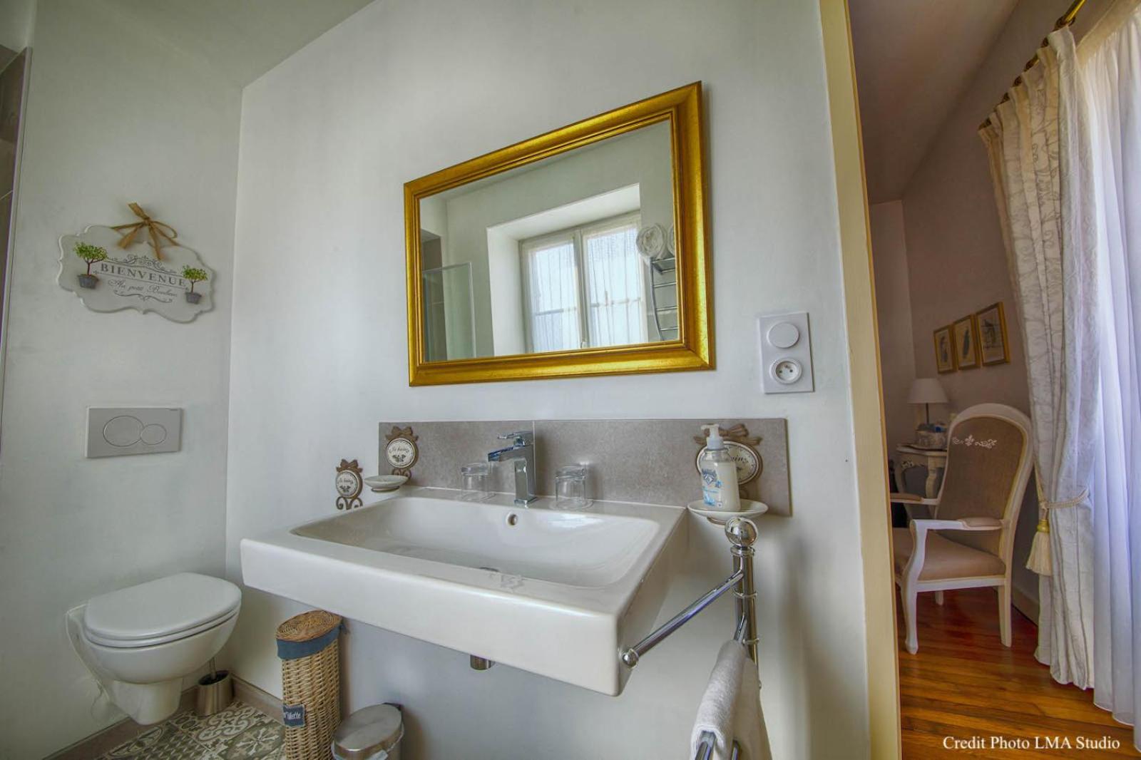 Two-Bedroom Suite - Photo 5