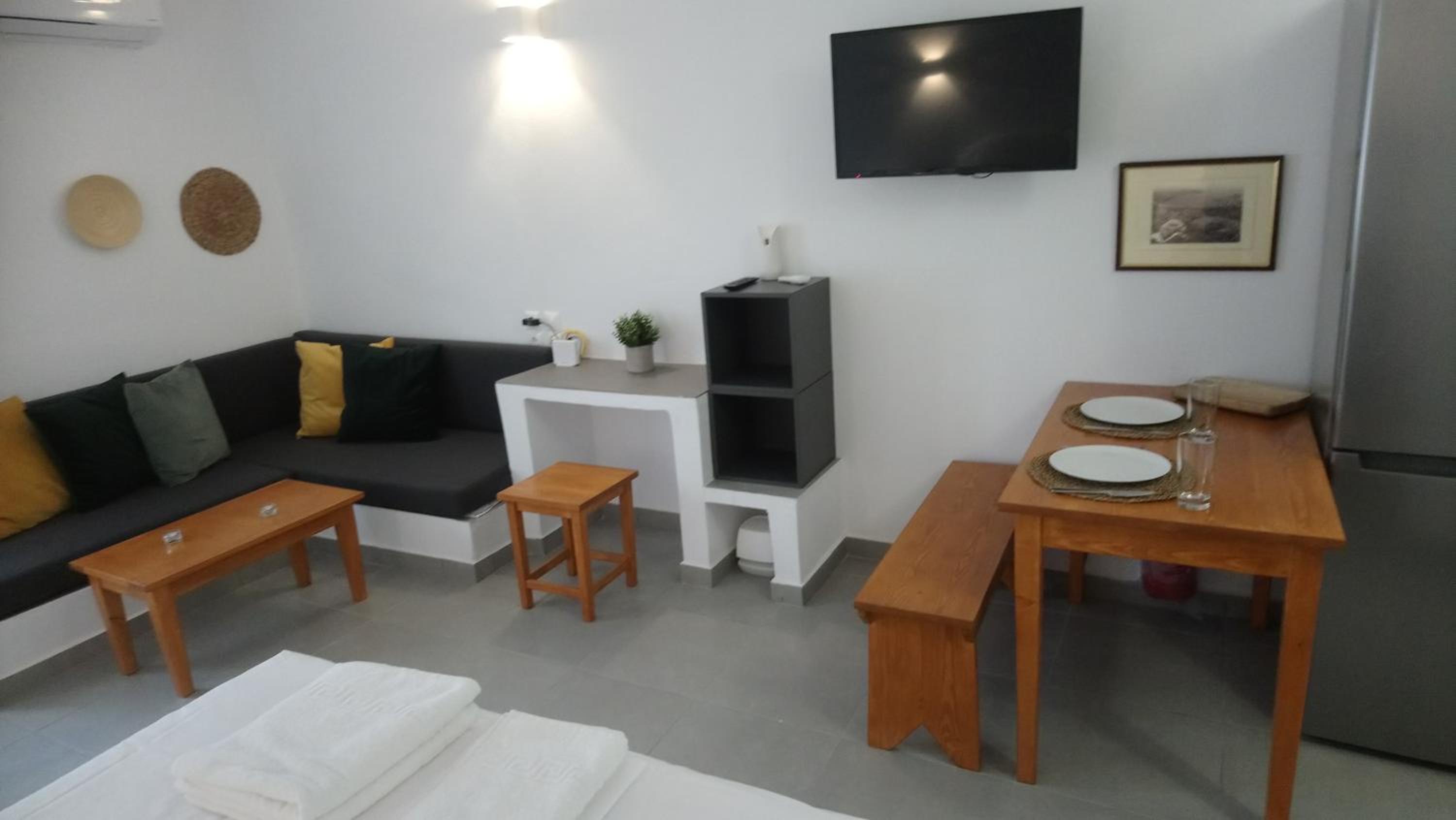 Studio Apartment - Photo 9