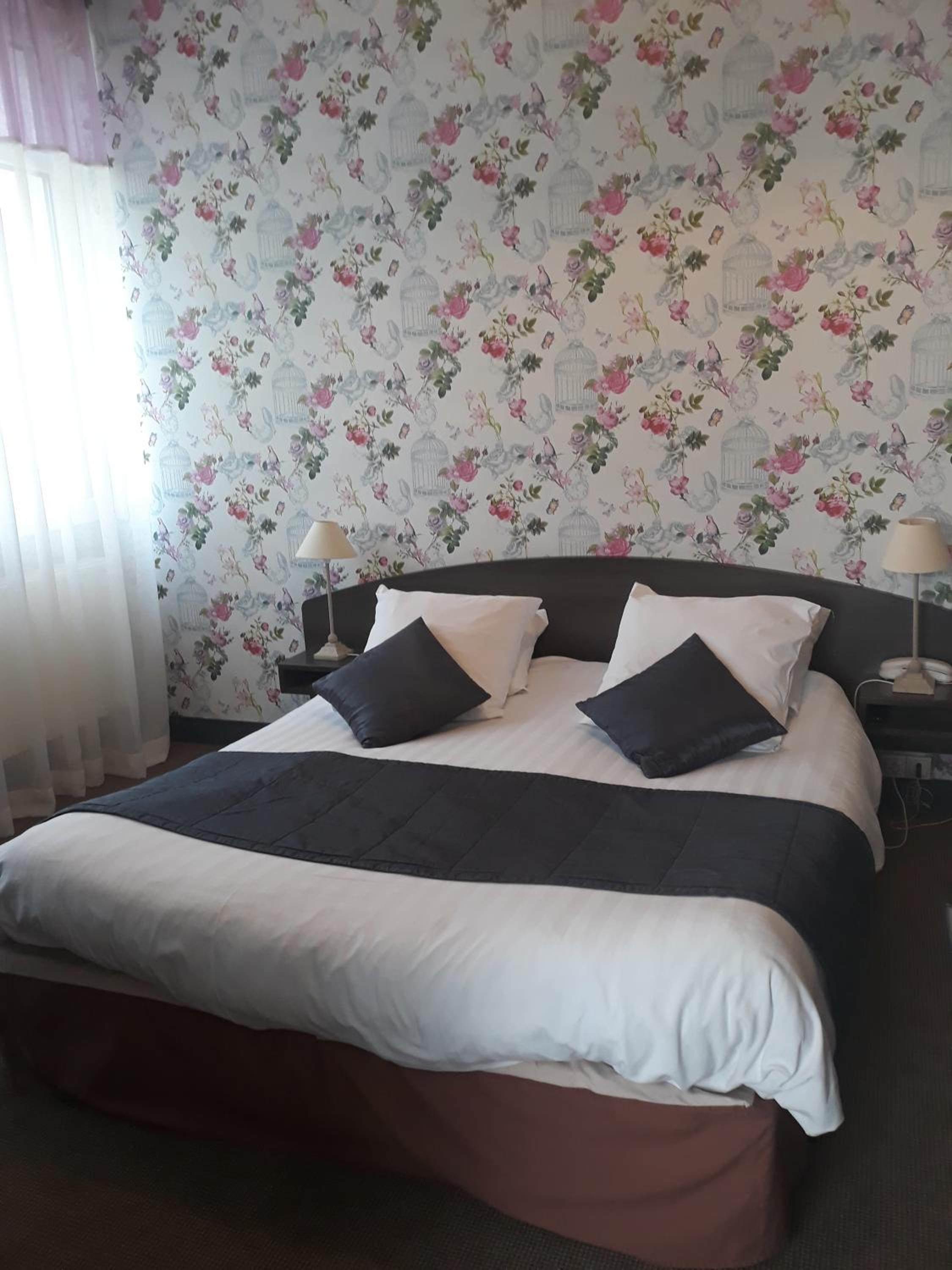 Family Suite (2 Adults + 2 Children)