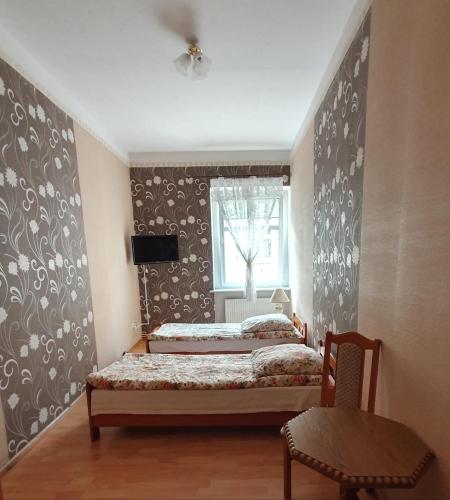 Standard Twin Room with Shared Bathroom photo 3