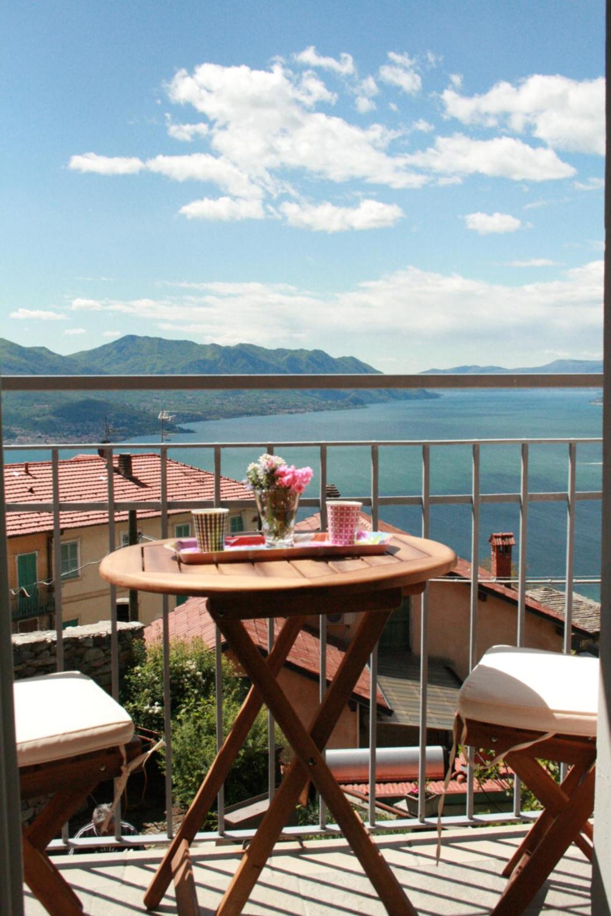 Apartment with Balcony photo 1