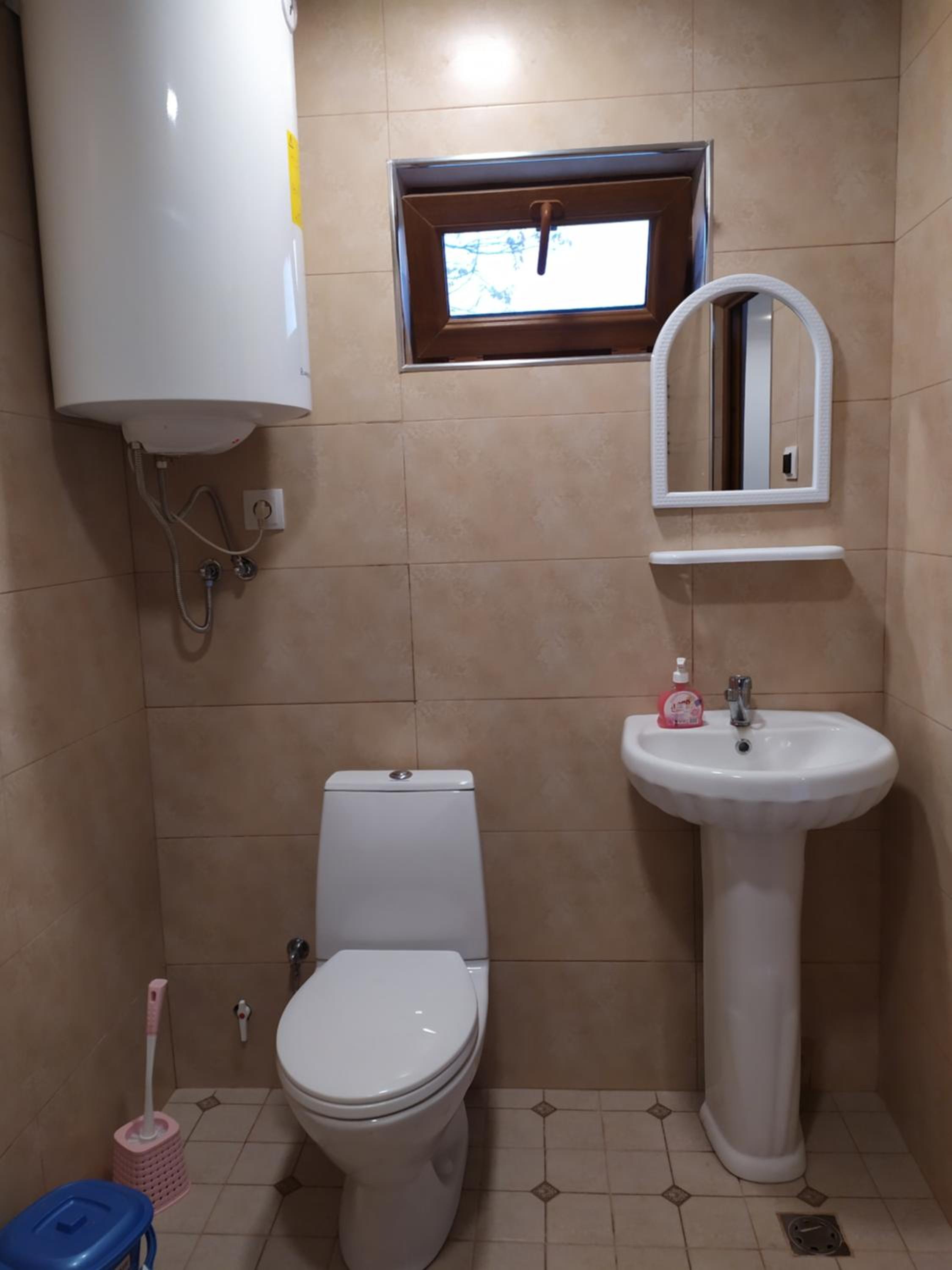 Quadruple Room with Private Bathroom photo 2