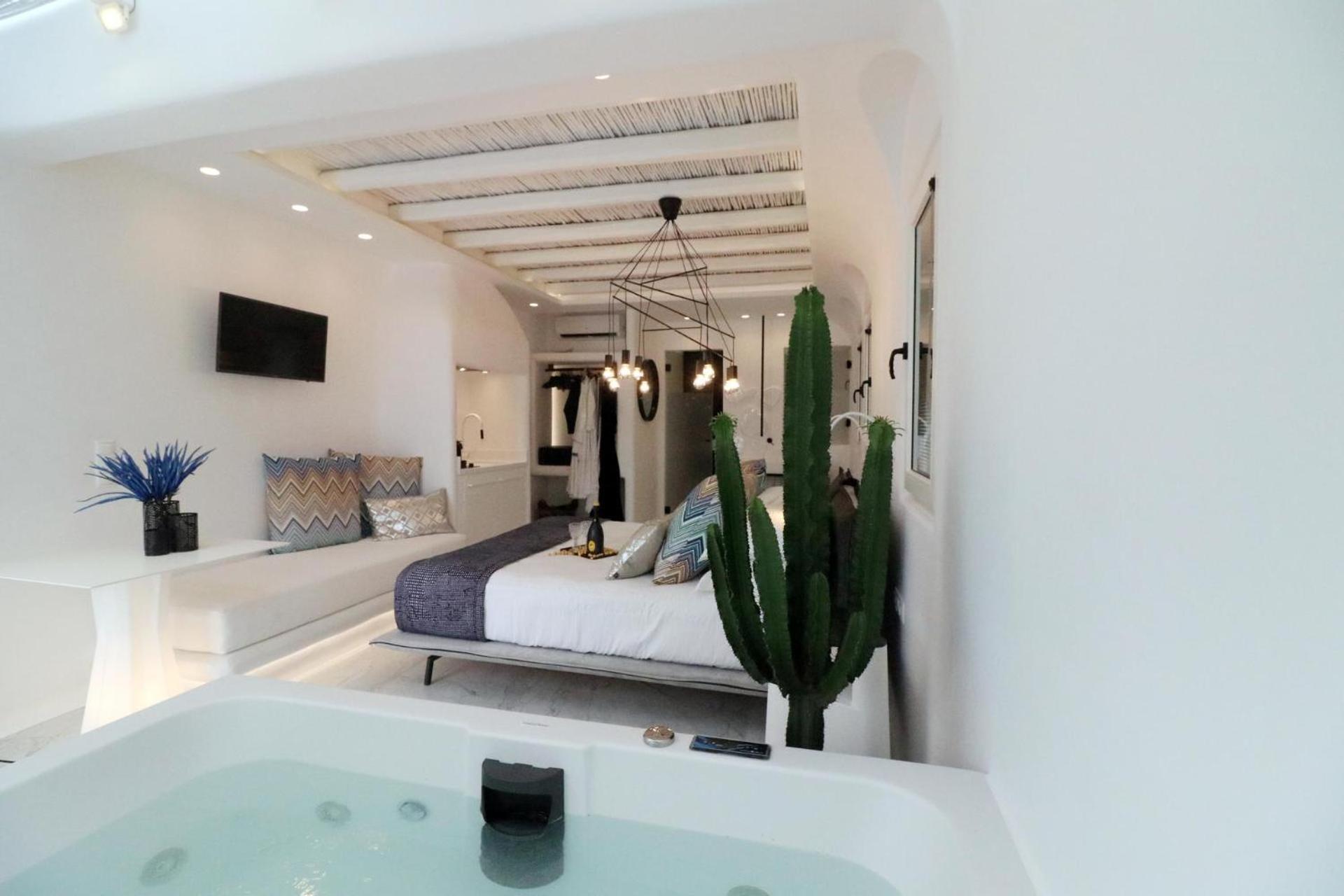 King Suite with Spa Bath photo 3