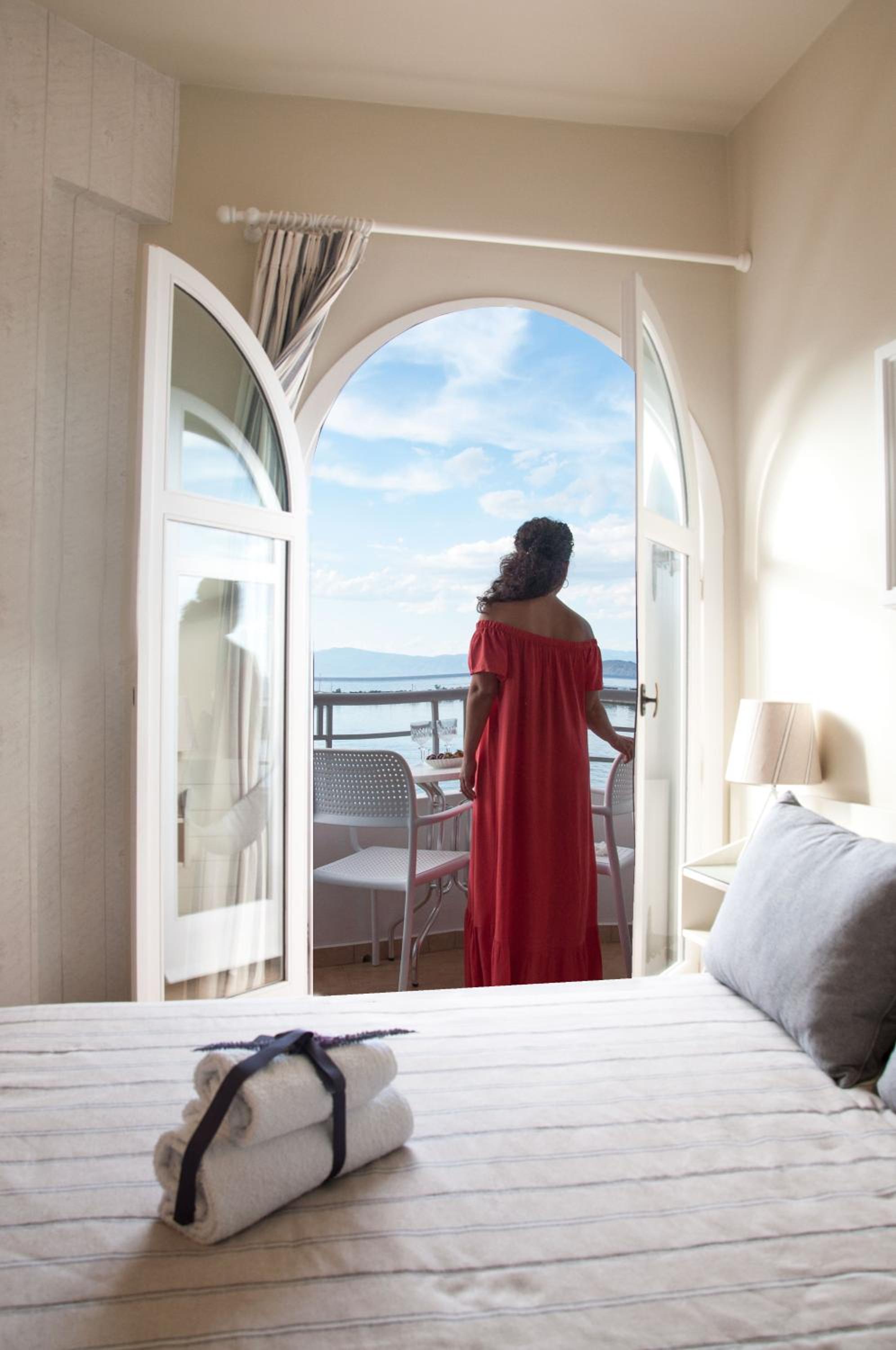 Standard Double or Twin Room with Sea View - Photo 5
