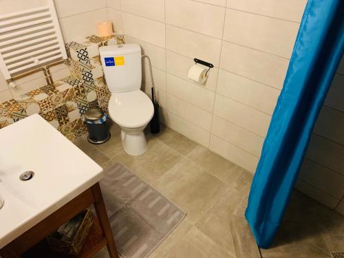 Double Room with Private Bathroom photo 2