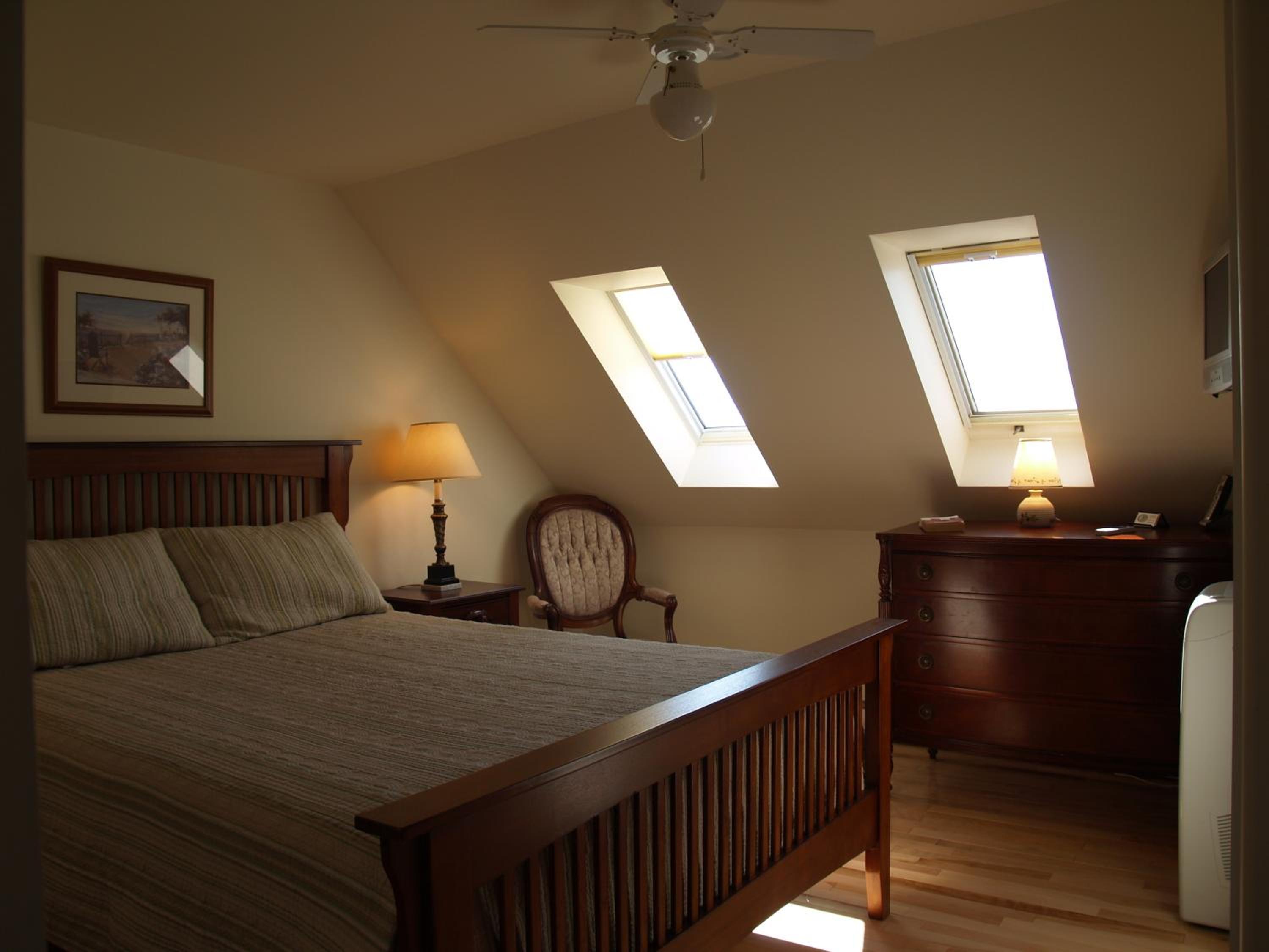 Queen Room photo 2