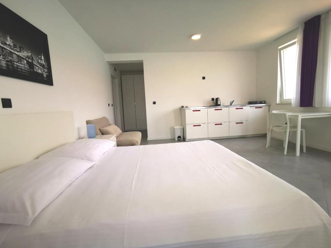 Triple Room with Sea View