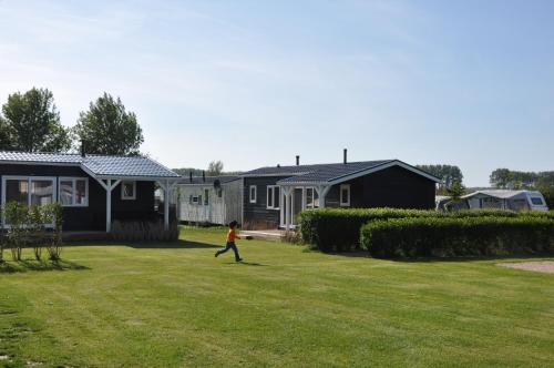 Three-Bedroom Chalet photo 2