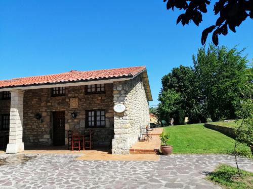 Six-Bedroom House photo 1