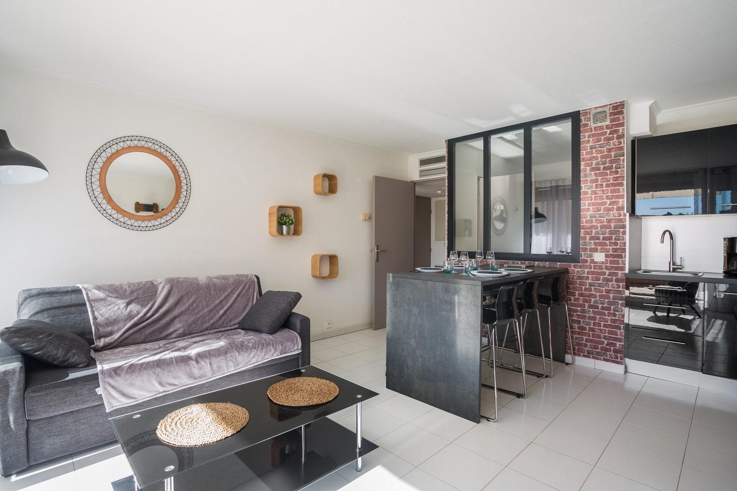 Prestige Two-Bedrooms Apartment (6 People)