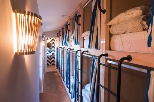 Single Bed in 12-Bed Mixed Dormitory Room with En suite Shared Bathroom  photo 2