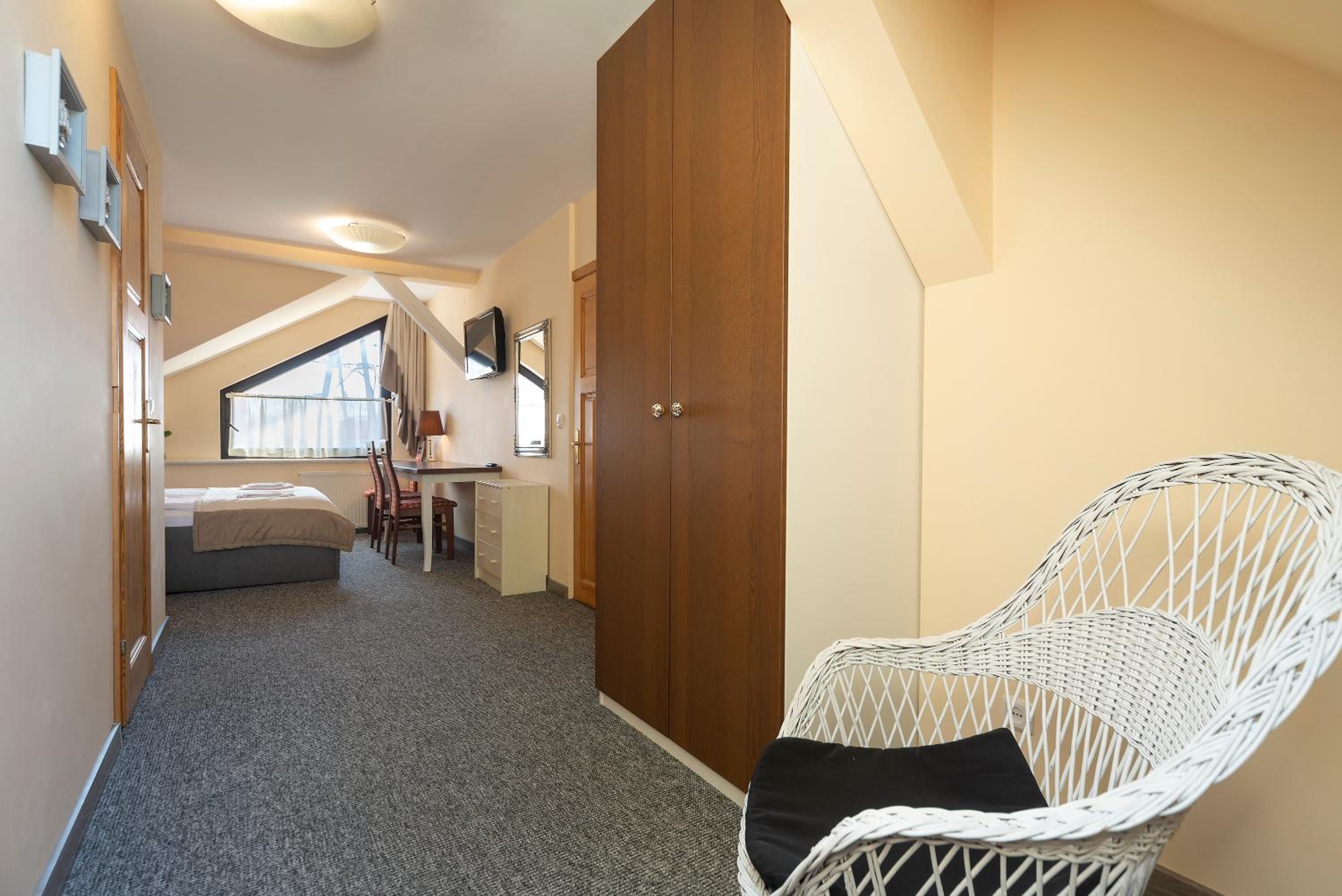 Deluxe Double Room with Shower photo 2