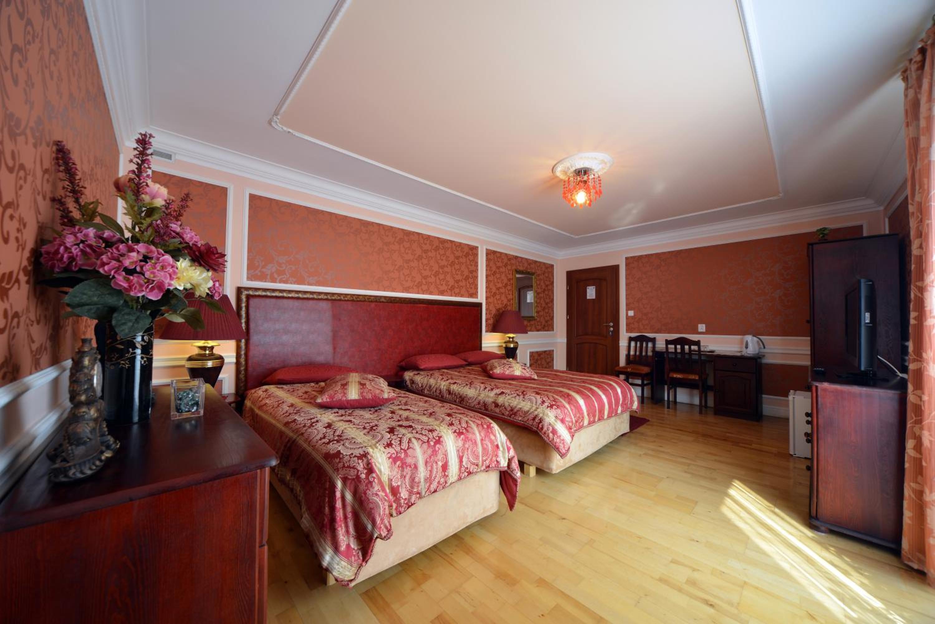 Deluxe Double or Twin Room photo 3