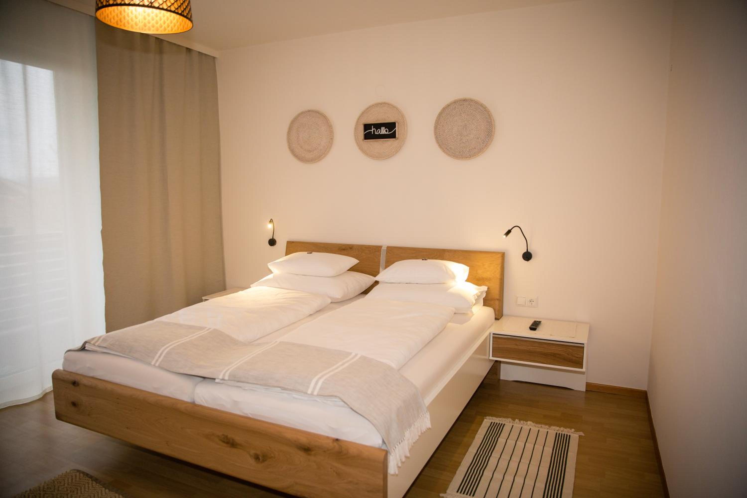 Deluxe Double Room (2 Adults + 1 Child)