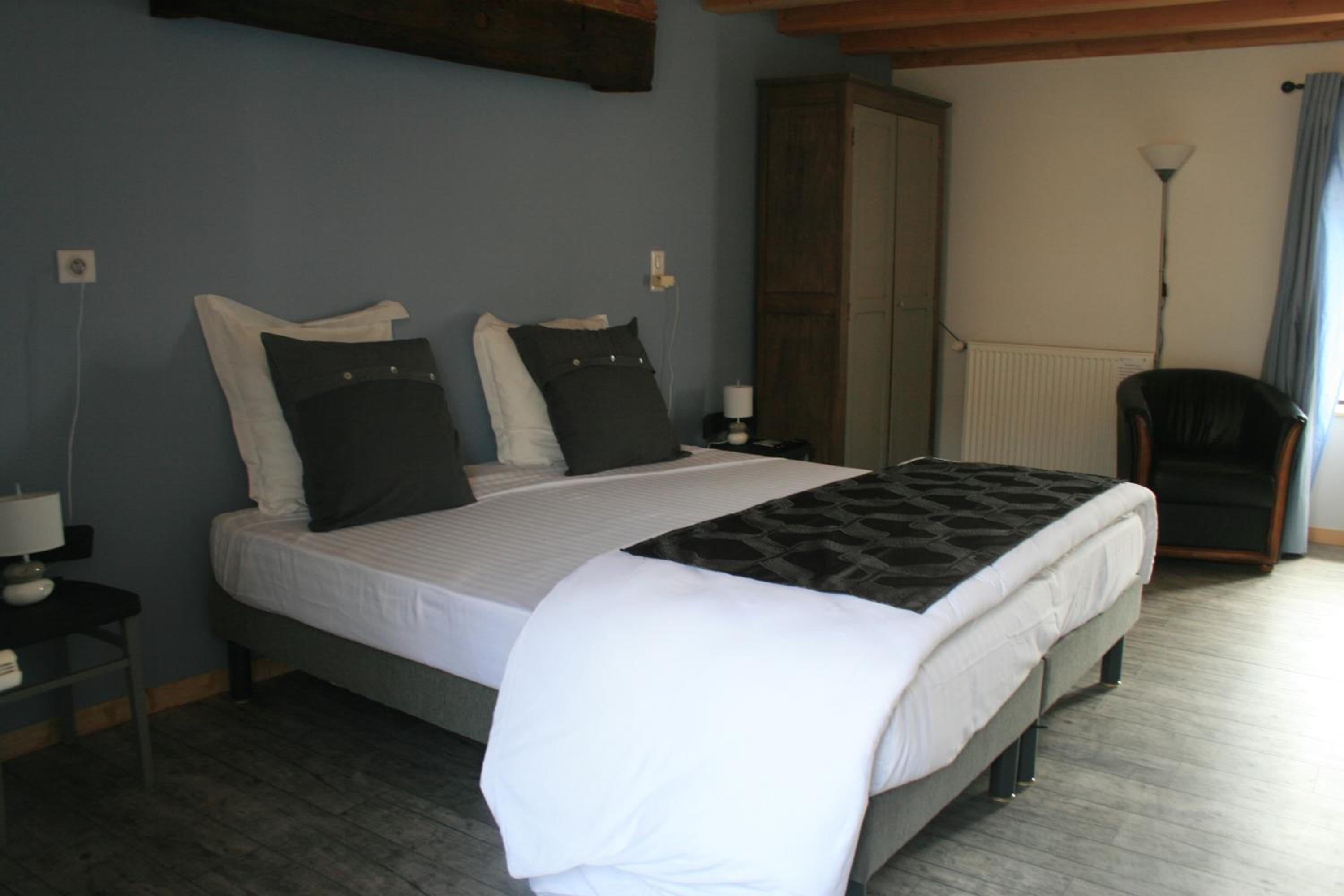 Twin Room - Photo 27