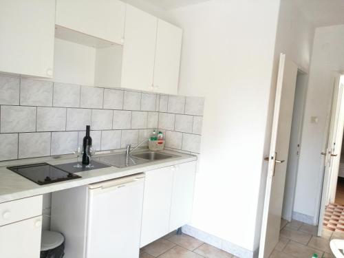 One-Bedroom Apartment with Balcony photo 3