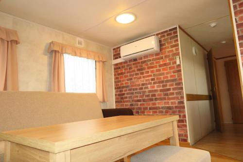 Mobile Home - Photo 5