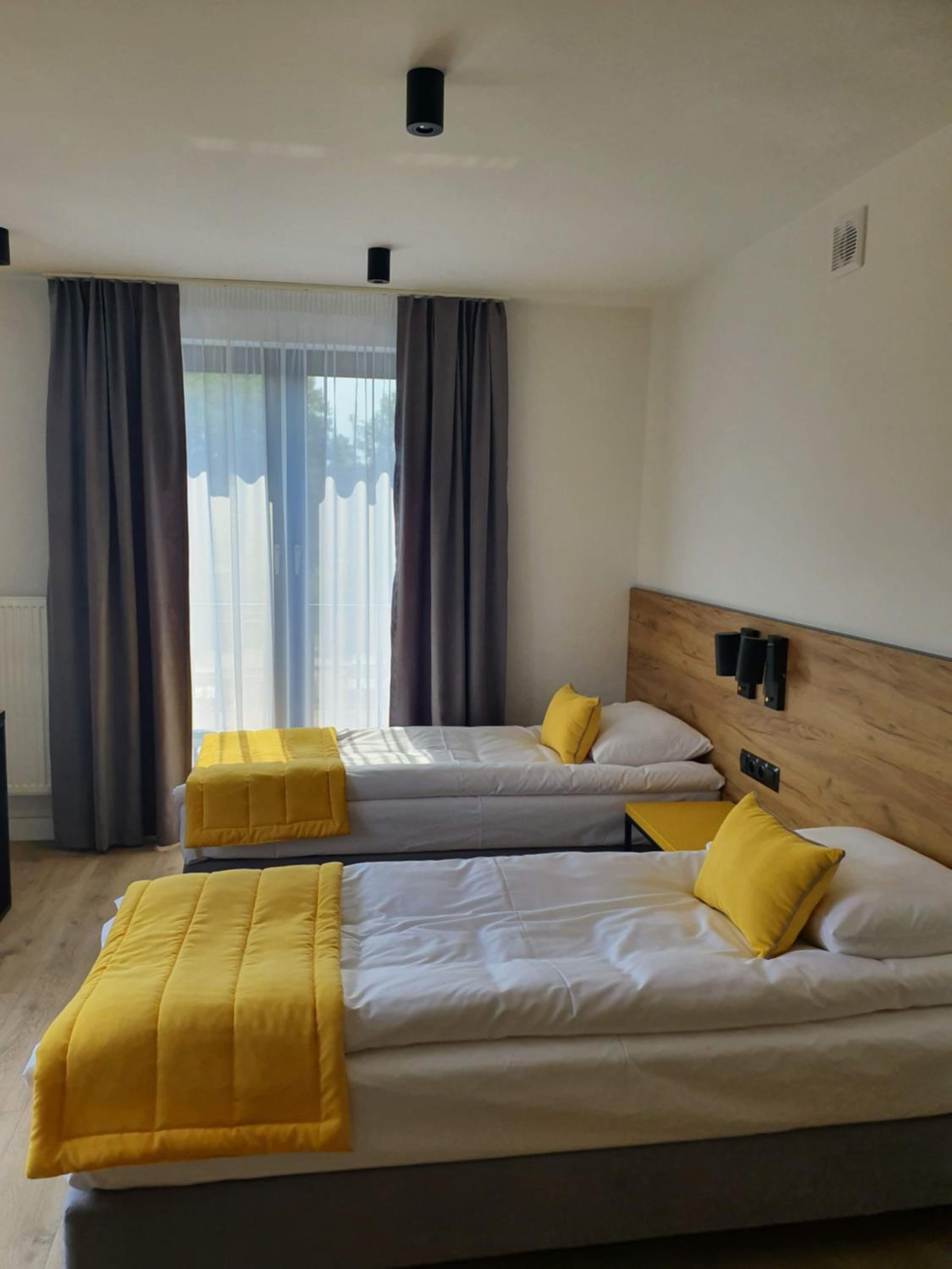 Triple Room with Private Bathroom - Photo 2