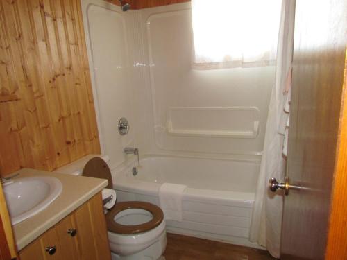 Two-Bedroom Chalet - Photo 2
