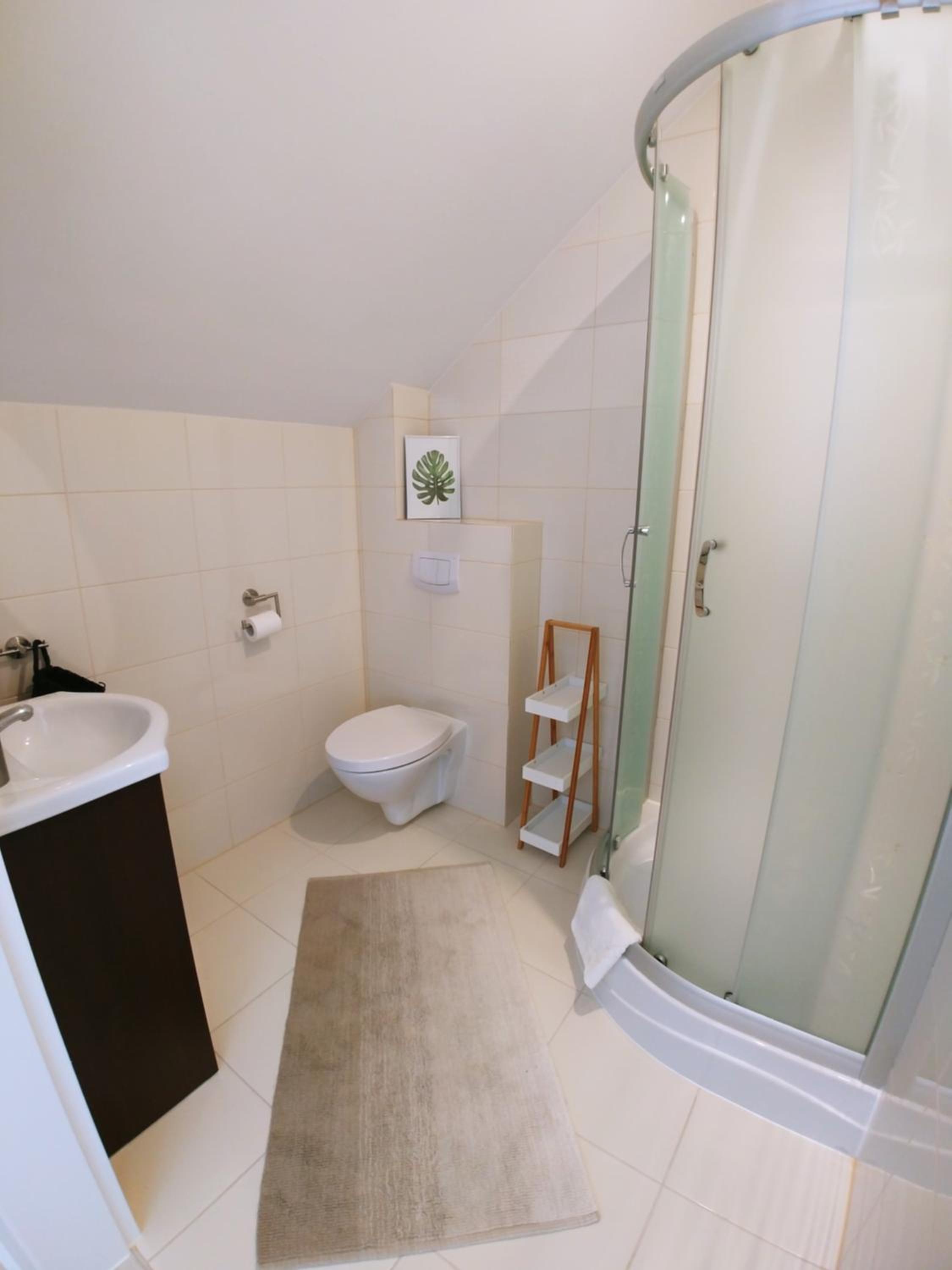 Triple Room with Private Bathroom - Photo 4