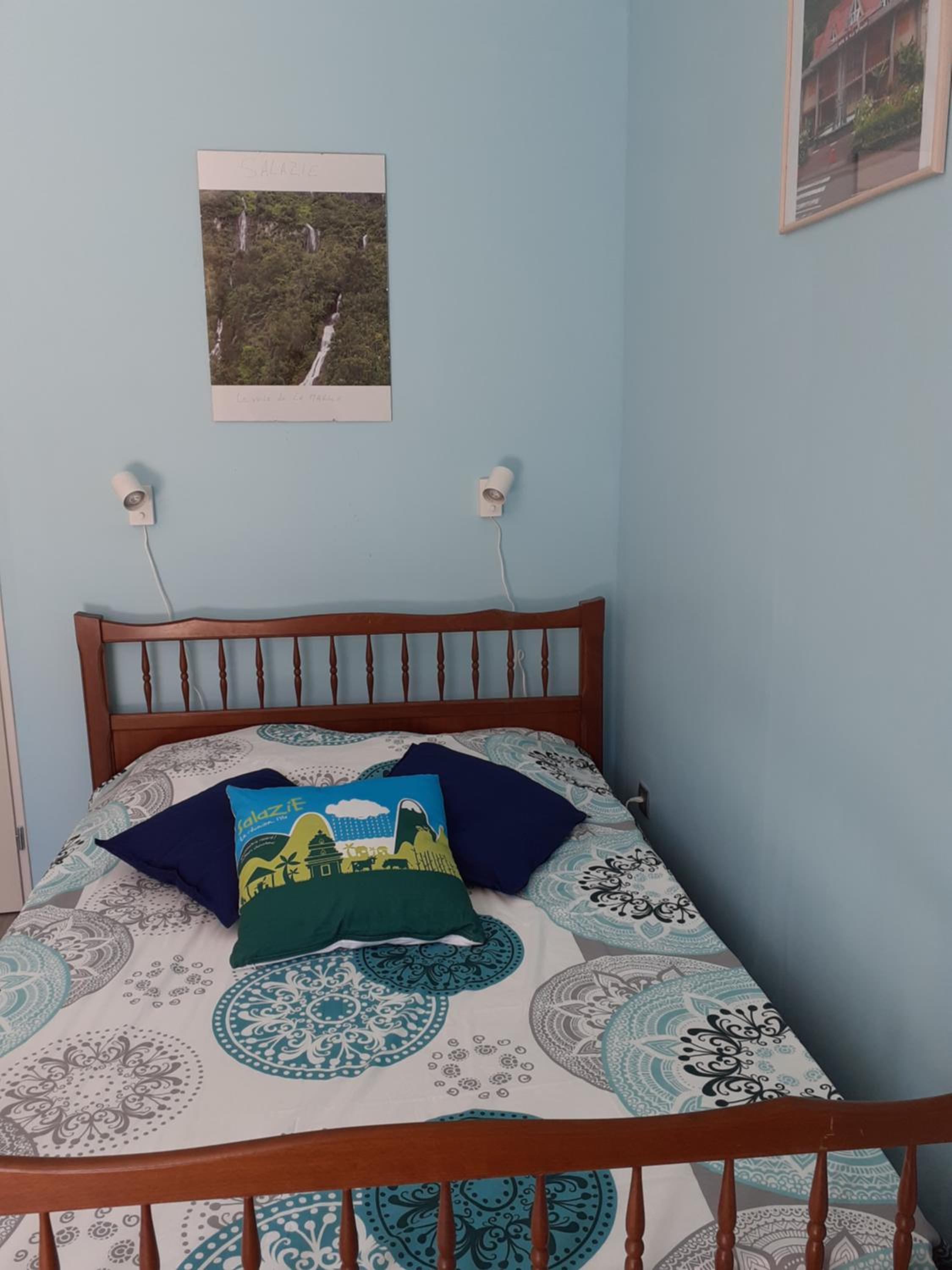 Quadruple Room with Private Bathroom - Photo 3