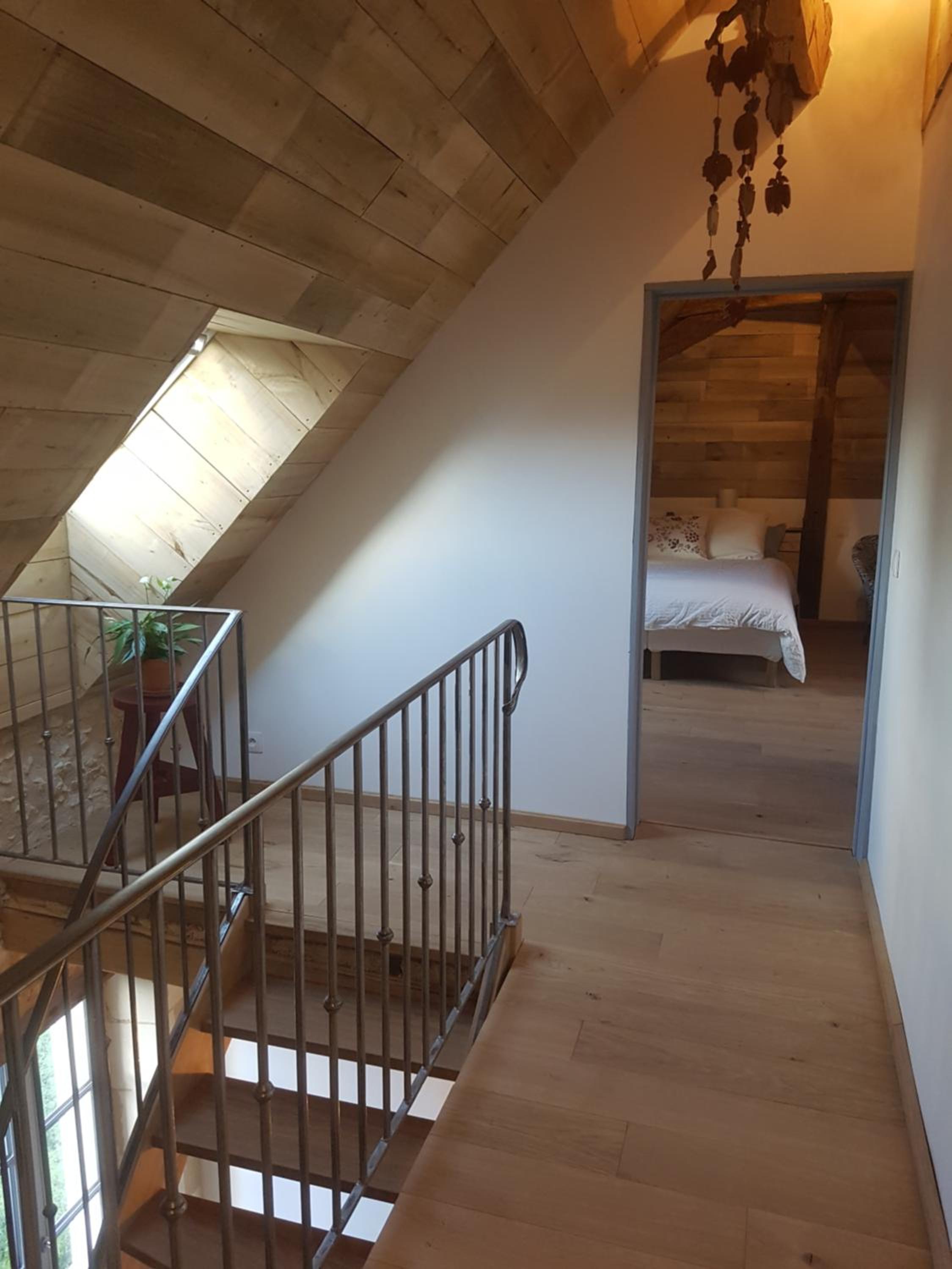 Deluxe Double Room (2 Adults + 1 Child) photo 2