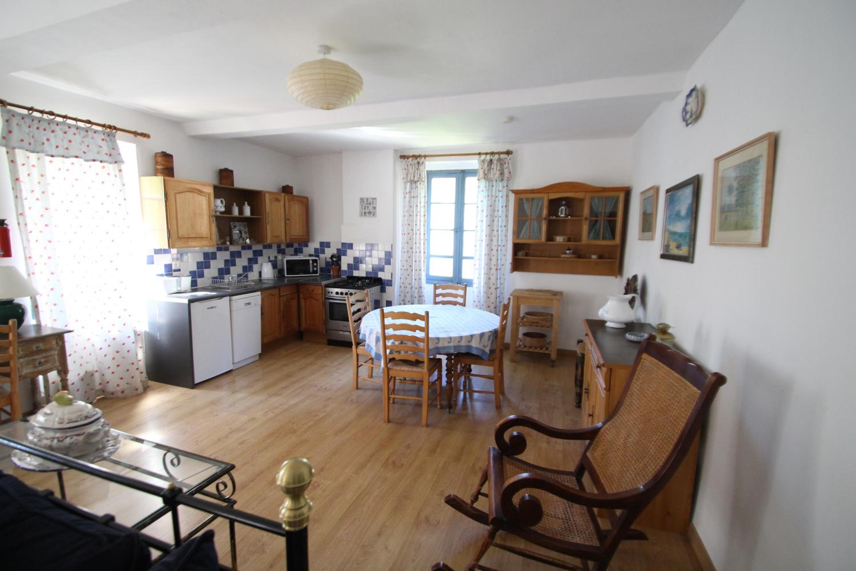 Economic Two-Bedroom Apartment (4 adults)
