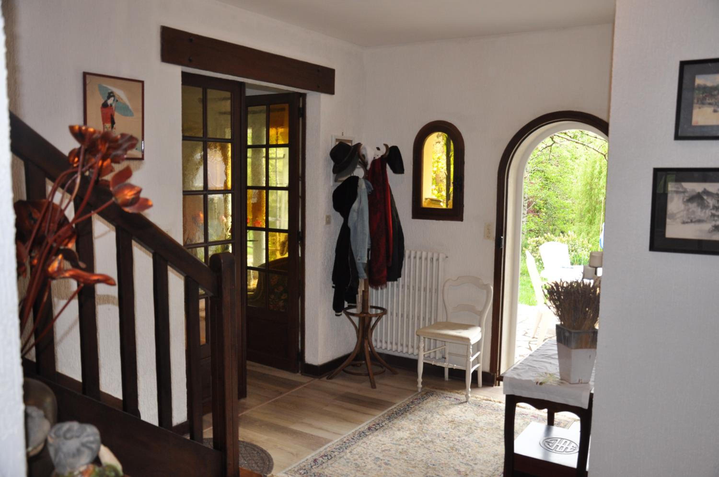 Queen Suite with Pool View - Photo 26