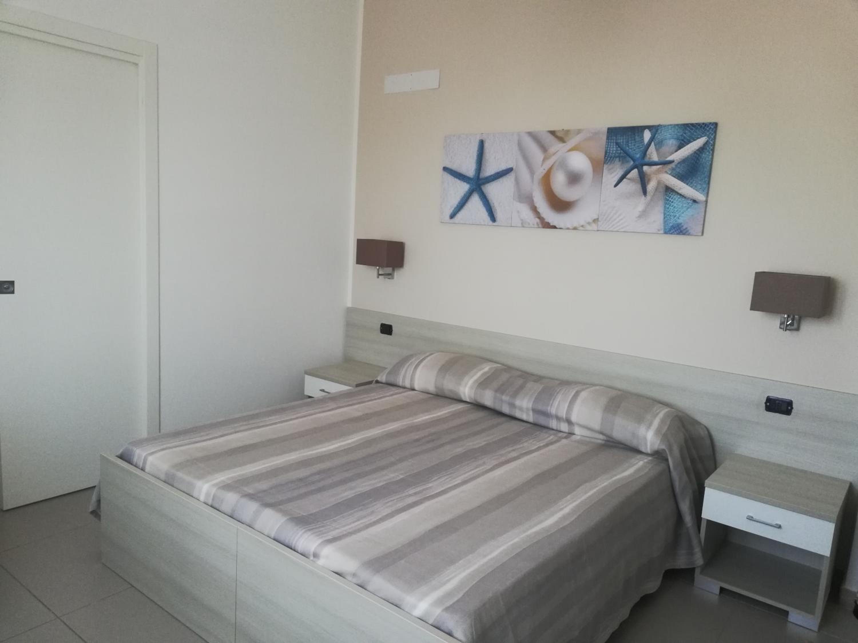 Standard Triple Room with Sea View photo 1