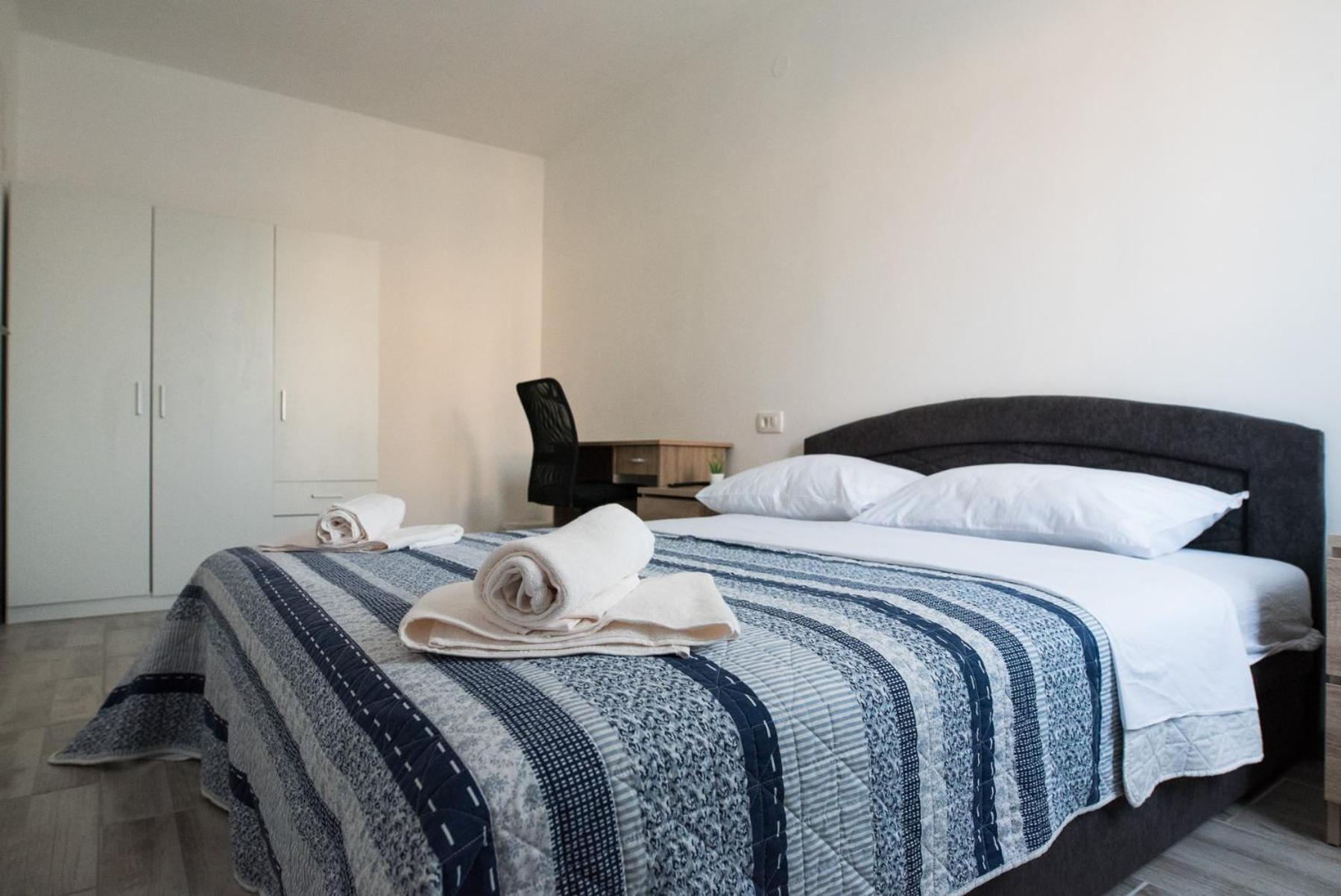 Apartment - Photo 100
