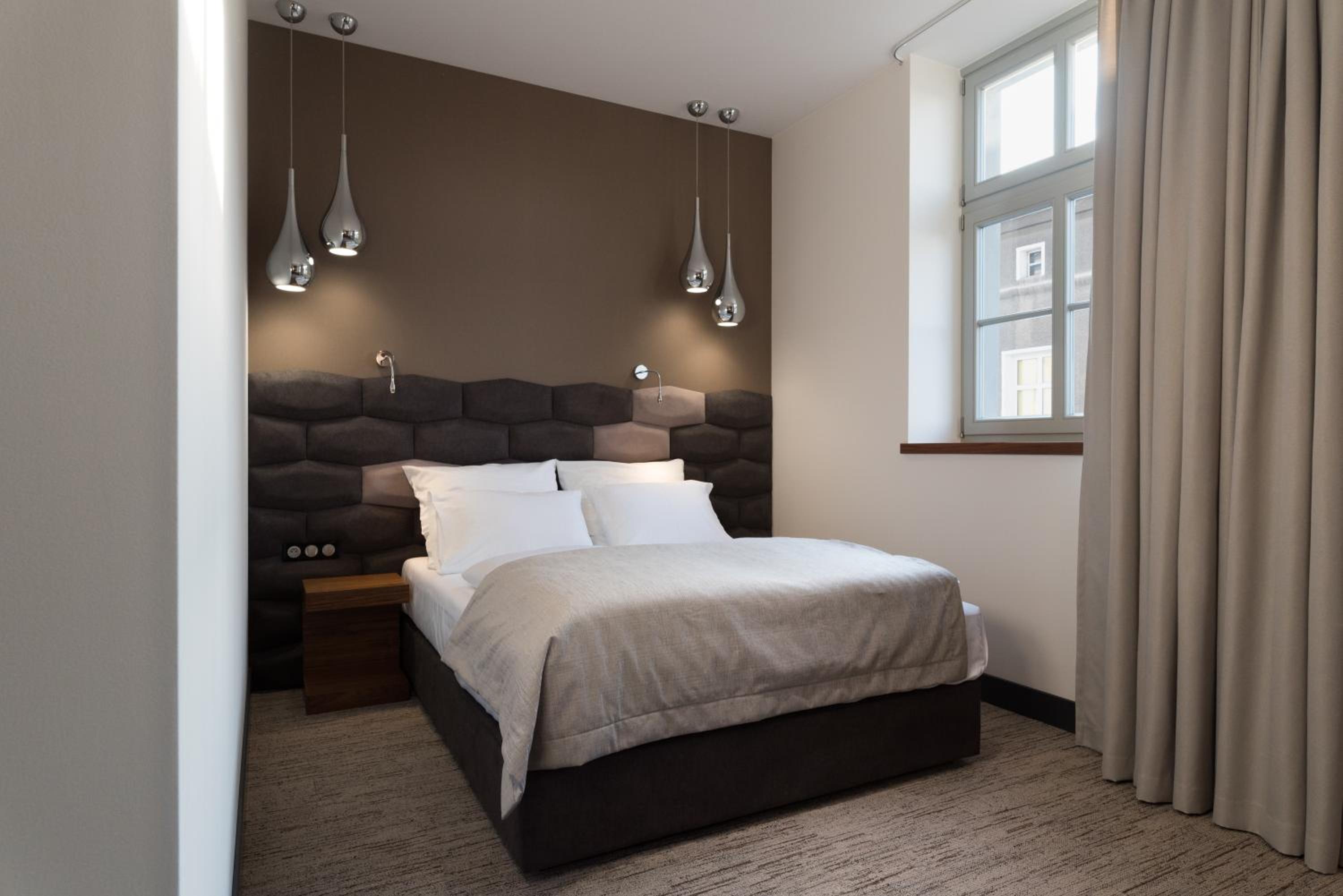 Standard King Room - Photo 1