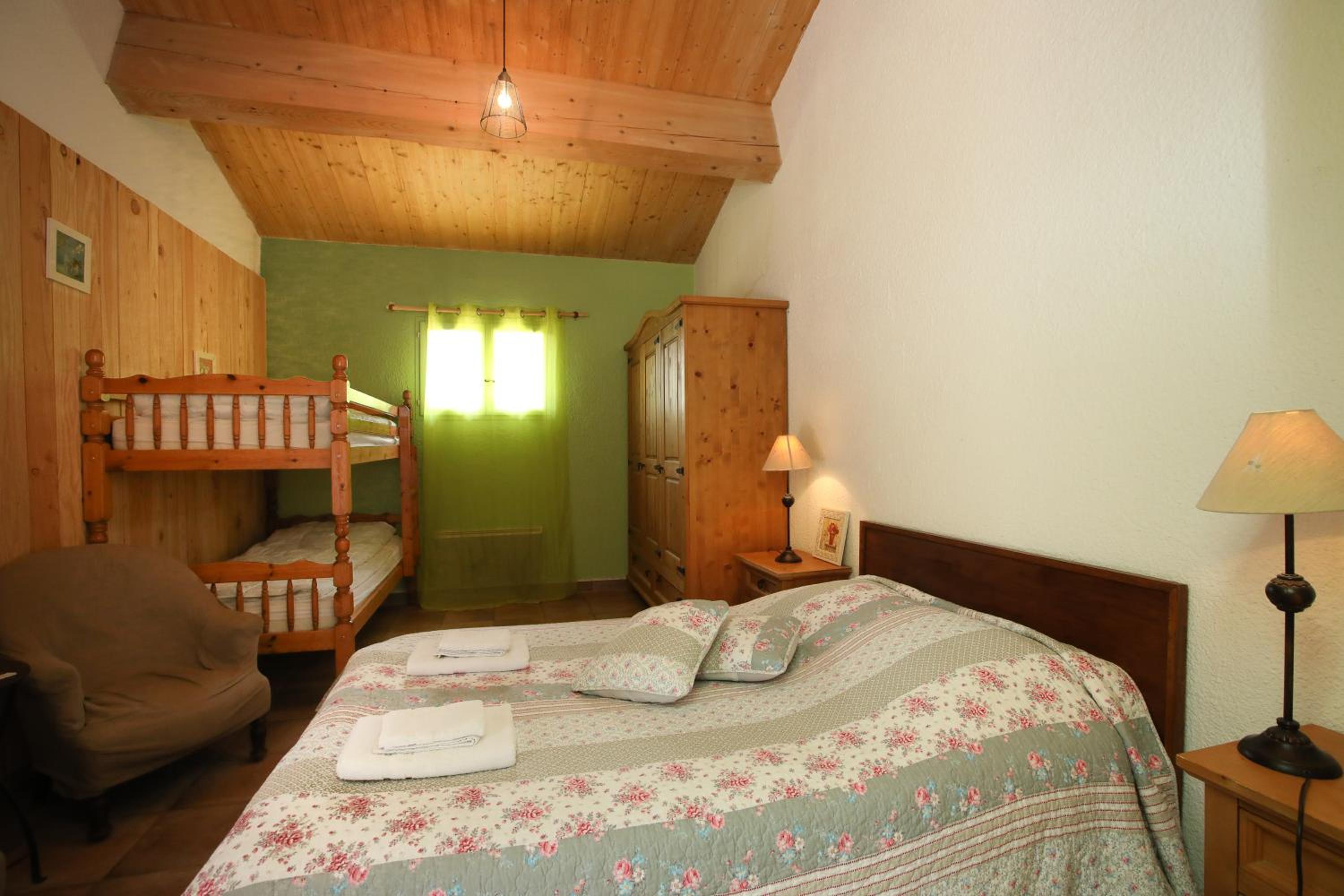 Family Room with Private Bathroom photo 1