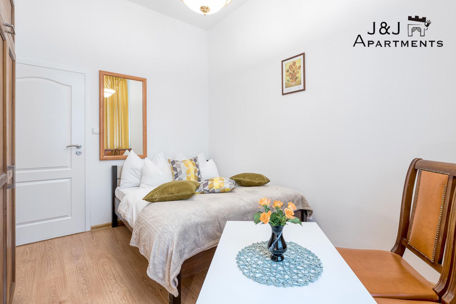 One-Bedroom Apartment - Photo 15