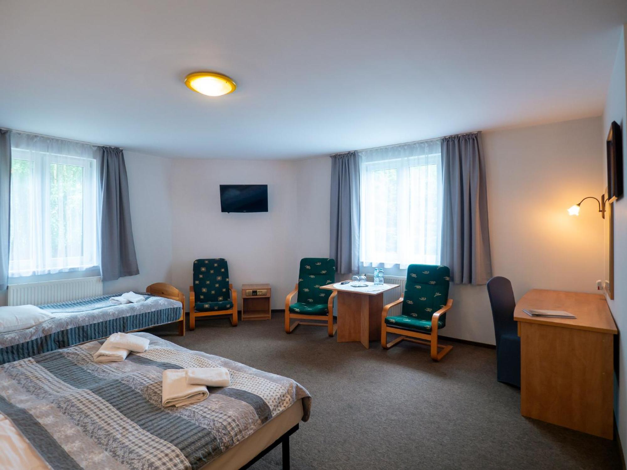 Economy Triple Room