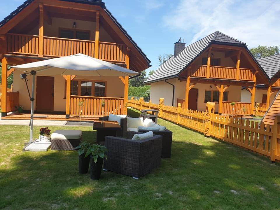 Three-Bedroom House photo 3