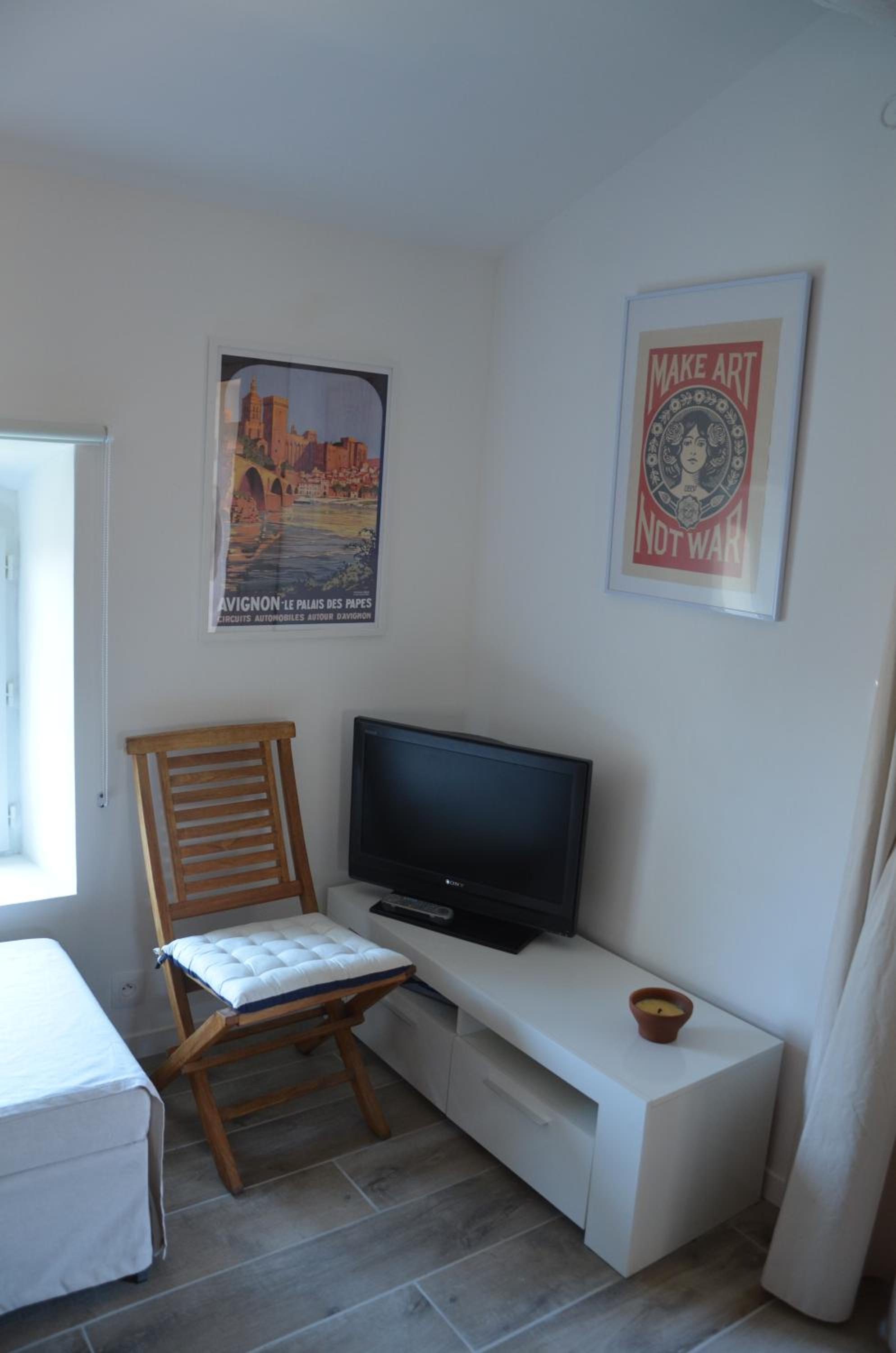 One-Bedroom Apartment - Photo 46