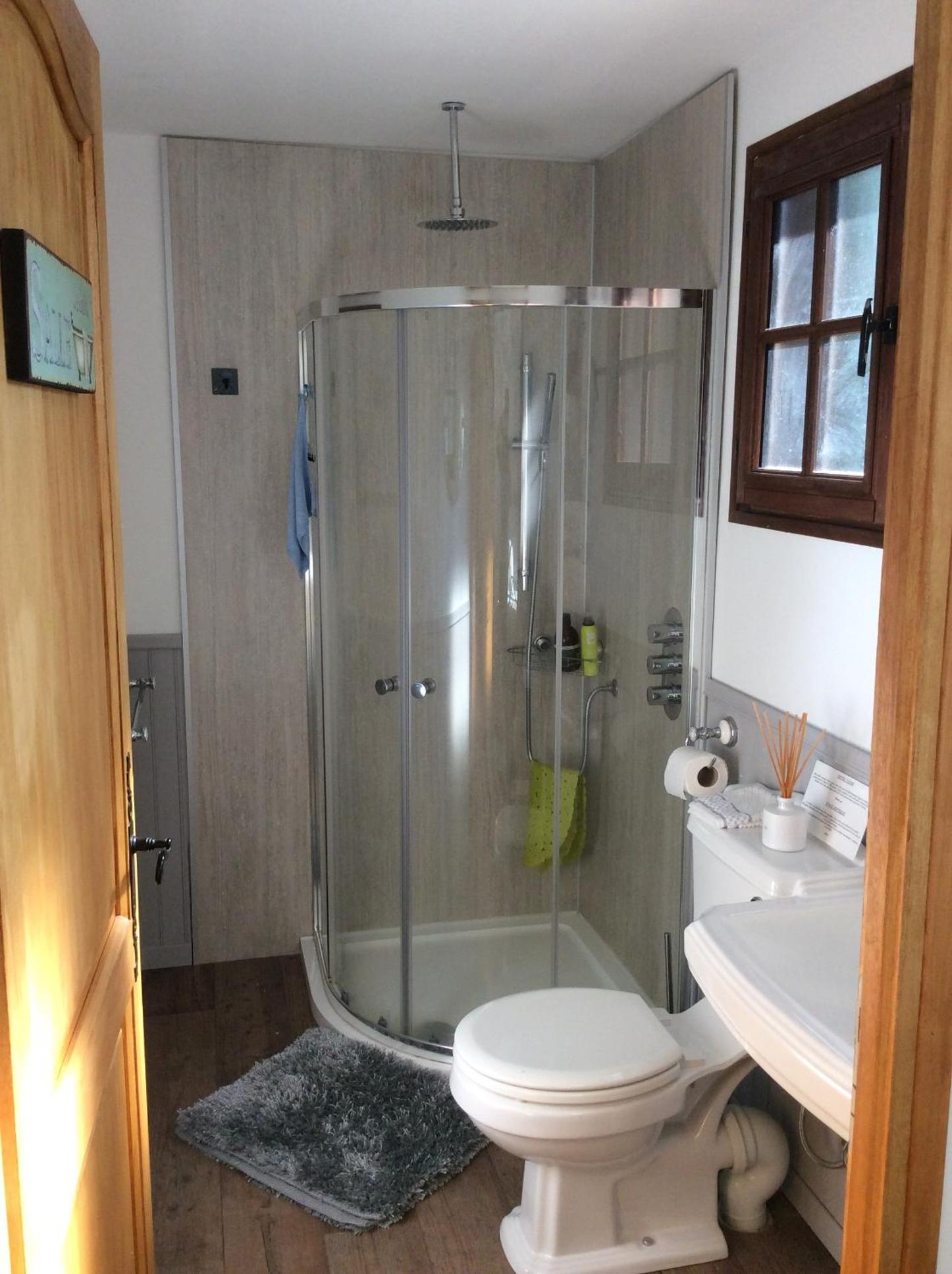 Double Room with Private Bathroom photo 3