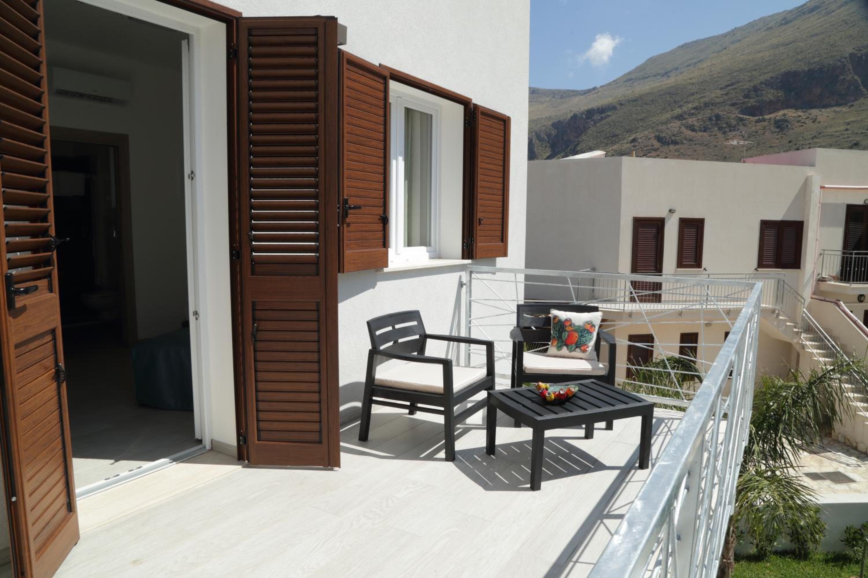 Deluxe Room with Terrace photo 2