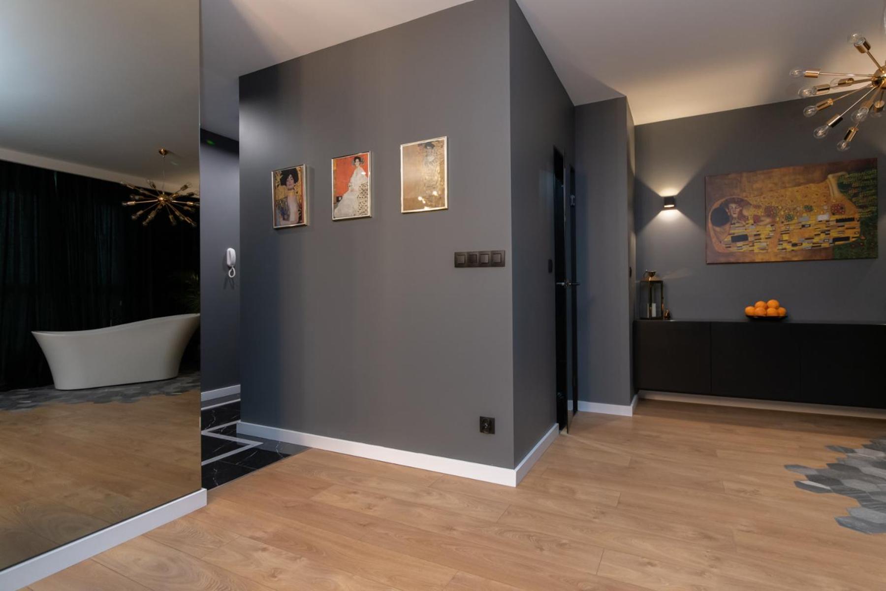 One-Bedroom Apartment - Photo 9