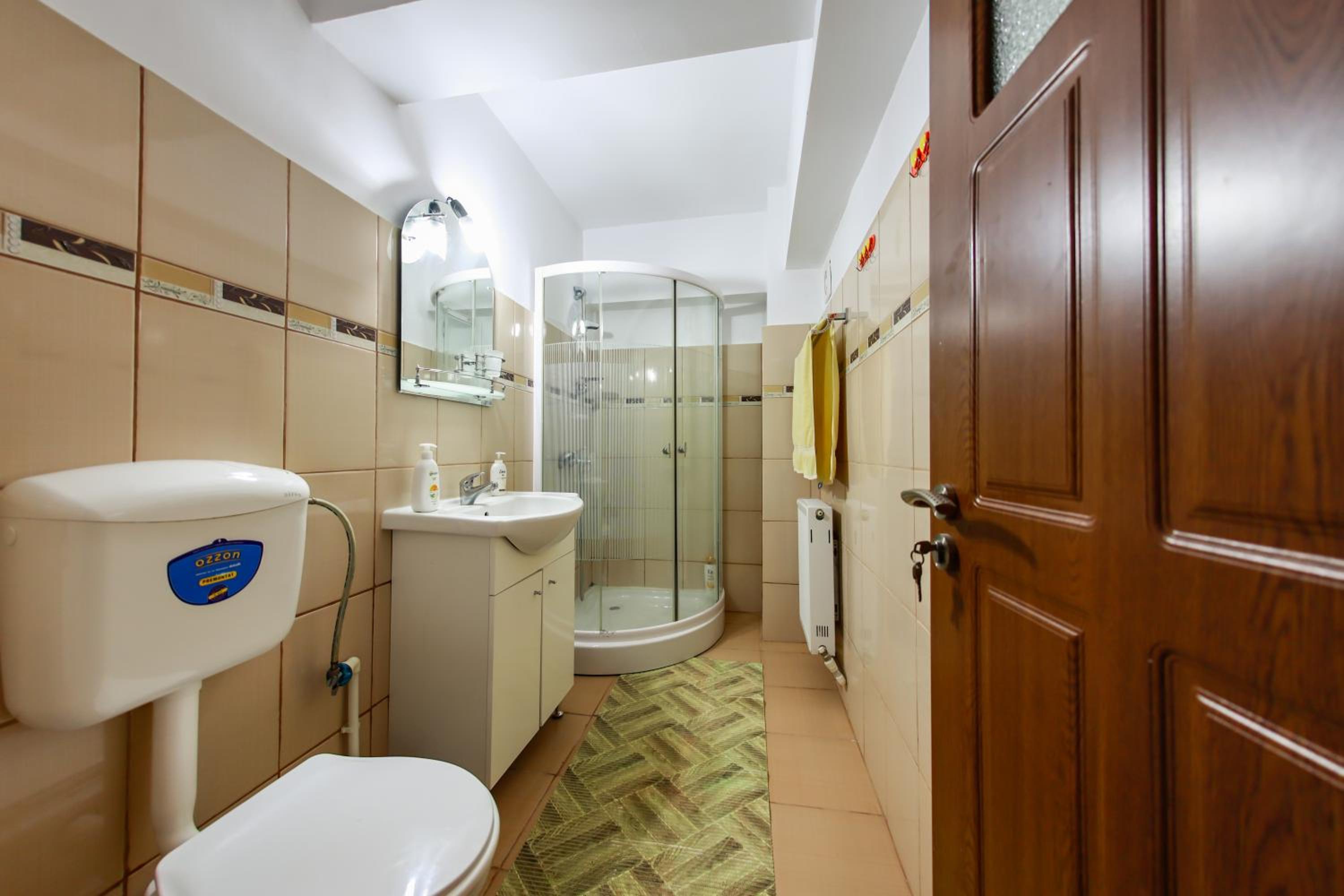 One-Bedroom Apartment - Photo 3