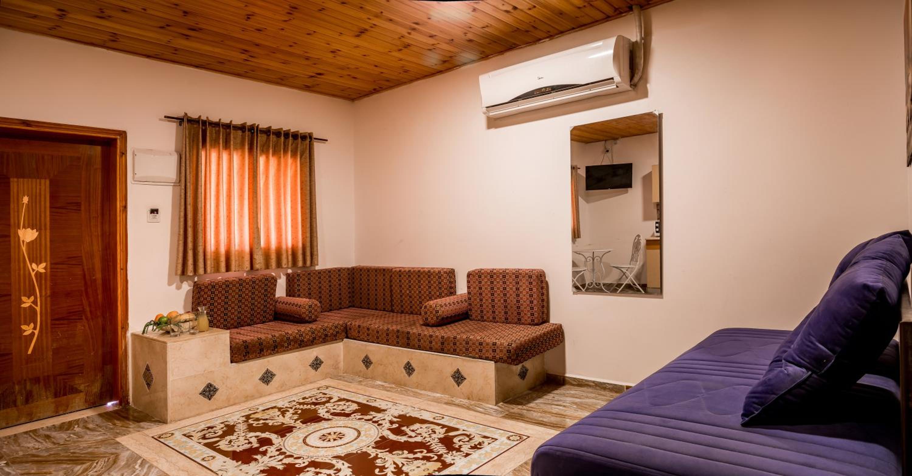 One-Bedroom Suite - Photo 1
